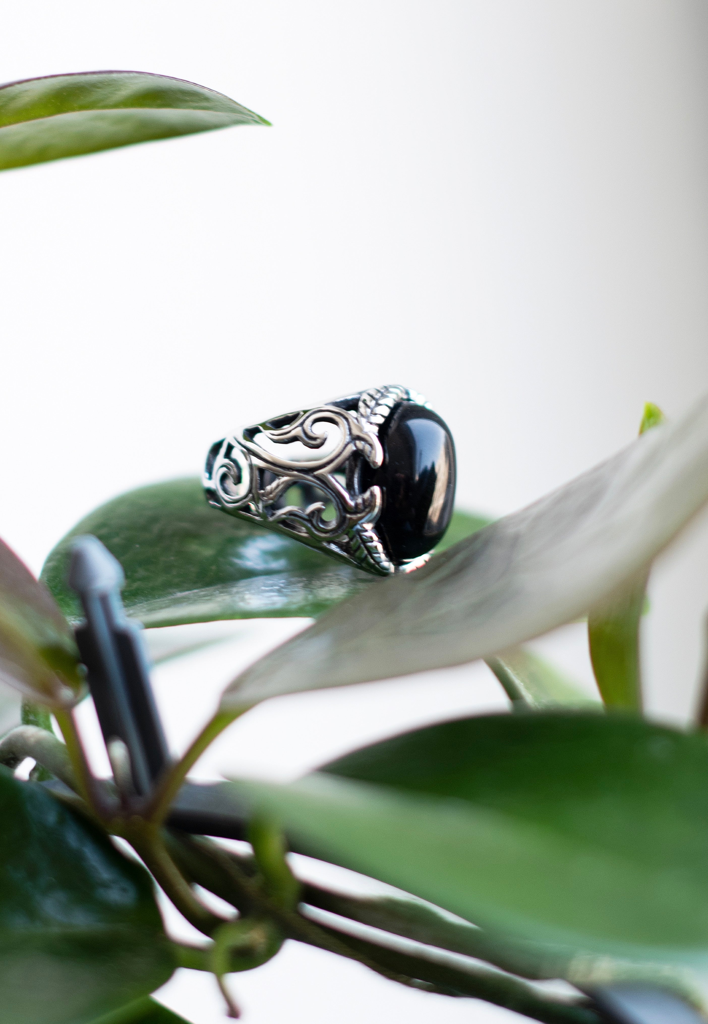 etNox - Big Black Ornament Silver - Ring | Neutral-Image