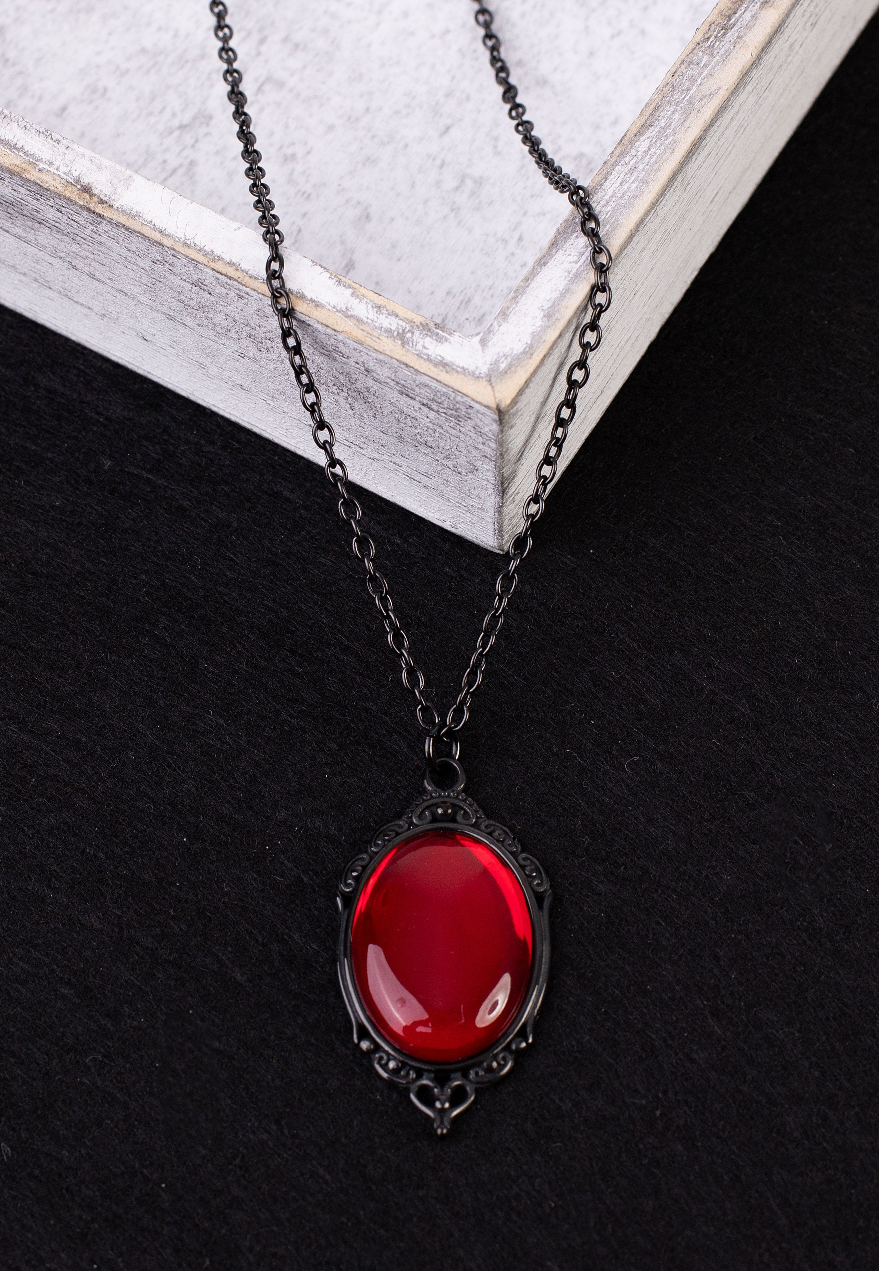 etNox - Red Crystal - Necklace | Neutral-Image