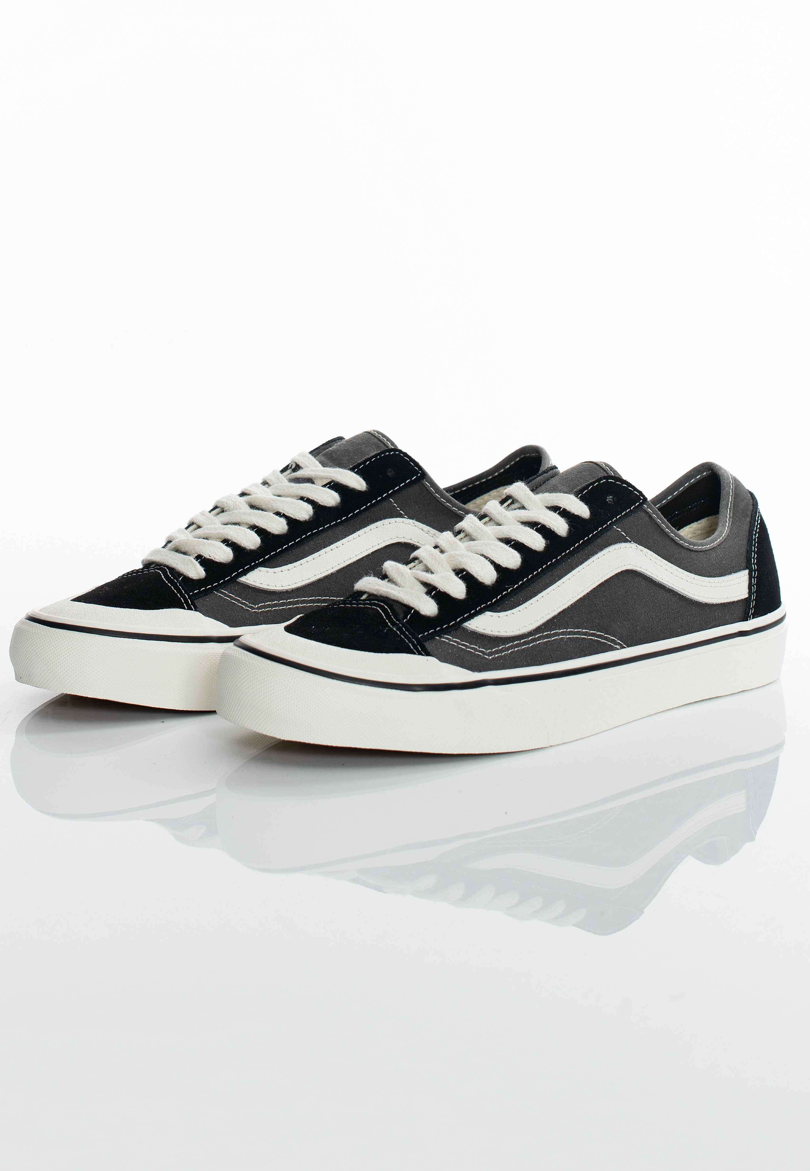 Vans - Style 136 Decon VR3 SF Salt Wash Black/Black/Marshmallow - Shoes | Men-Image