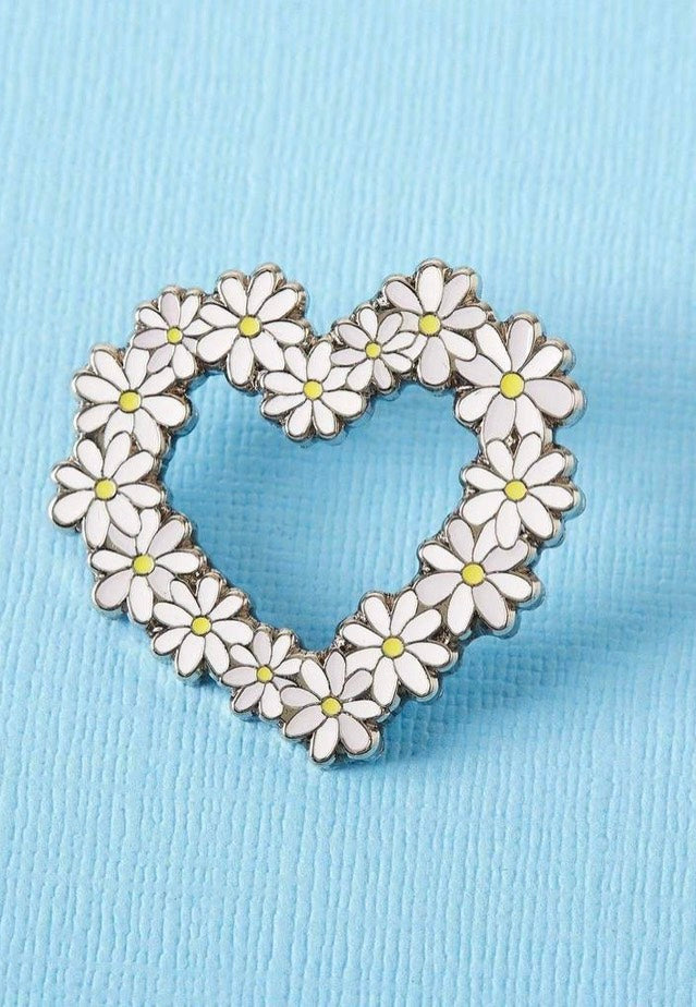 Punky Pins - Daisy Heart Enamel - Pin | Neutral-Image