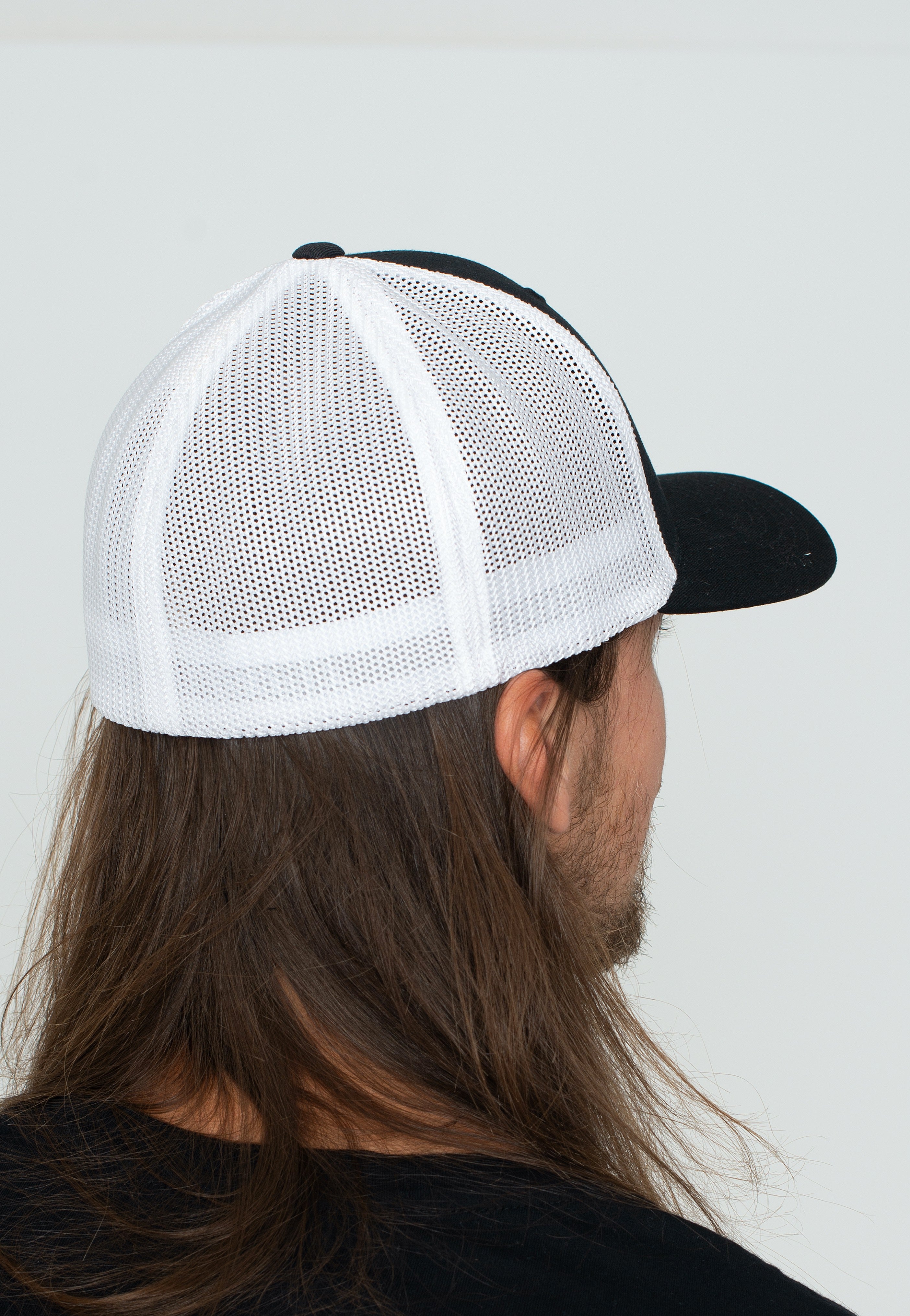 Flexfit - Trucker Recycled Mesh Black/White - Cap | Neutral-Image