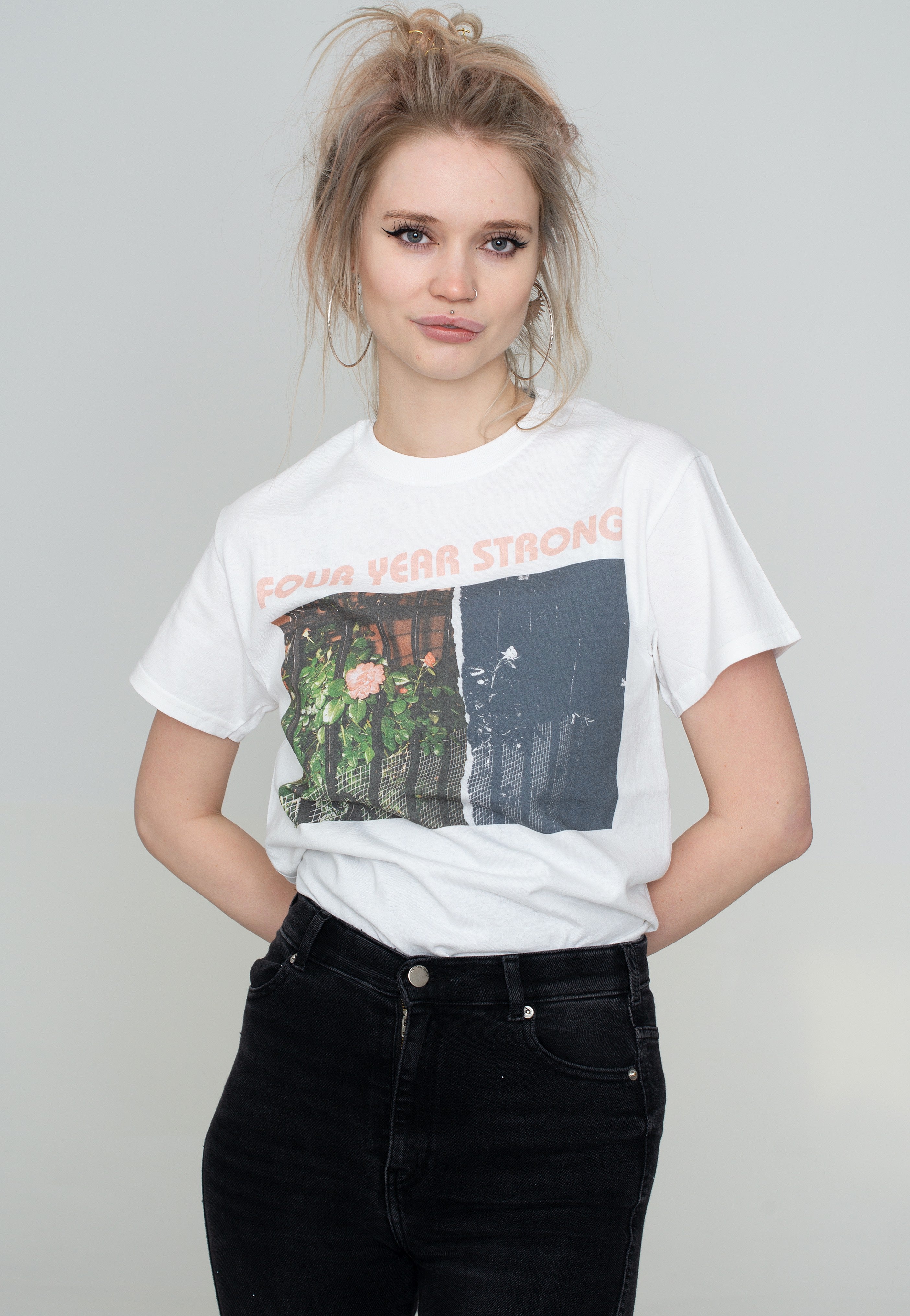 Four Year Strong - Flower White - T-Shirt | Women-Image