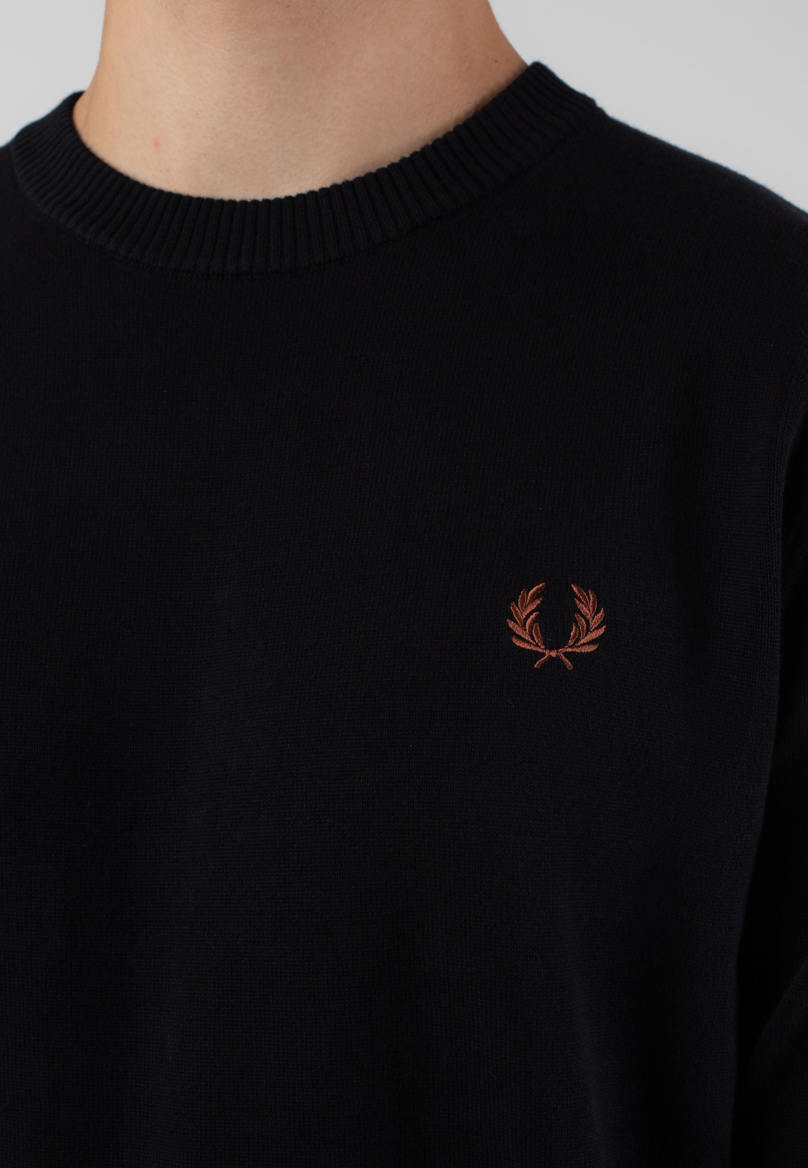 Fred Perry - Boucle Laurel Wreath Black - Pullover | Men-Image