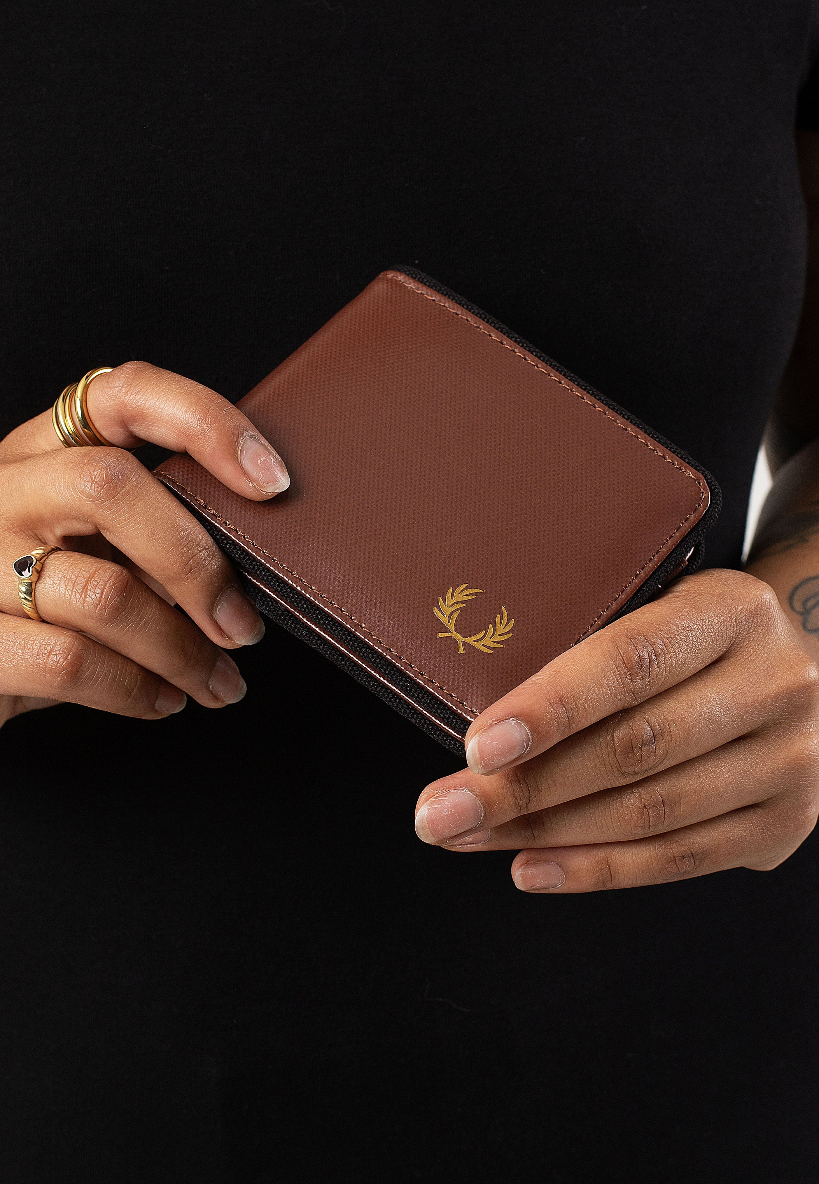 Fred Perry - Coated Polyester Billfold Whisky Brown - Wallet | Women-Image