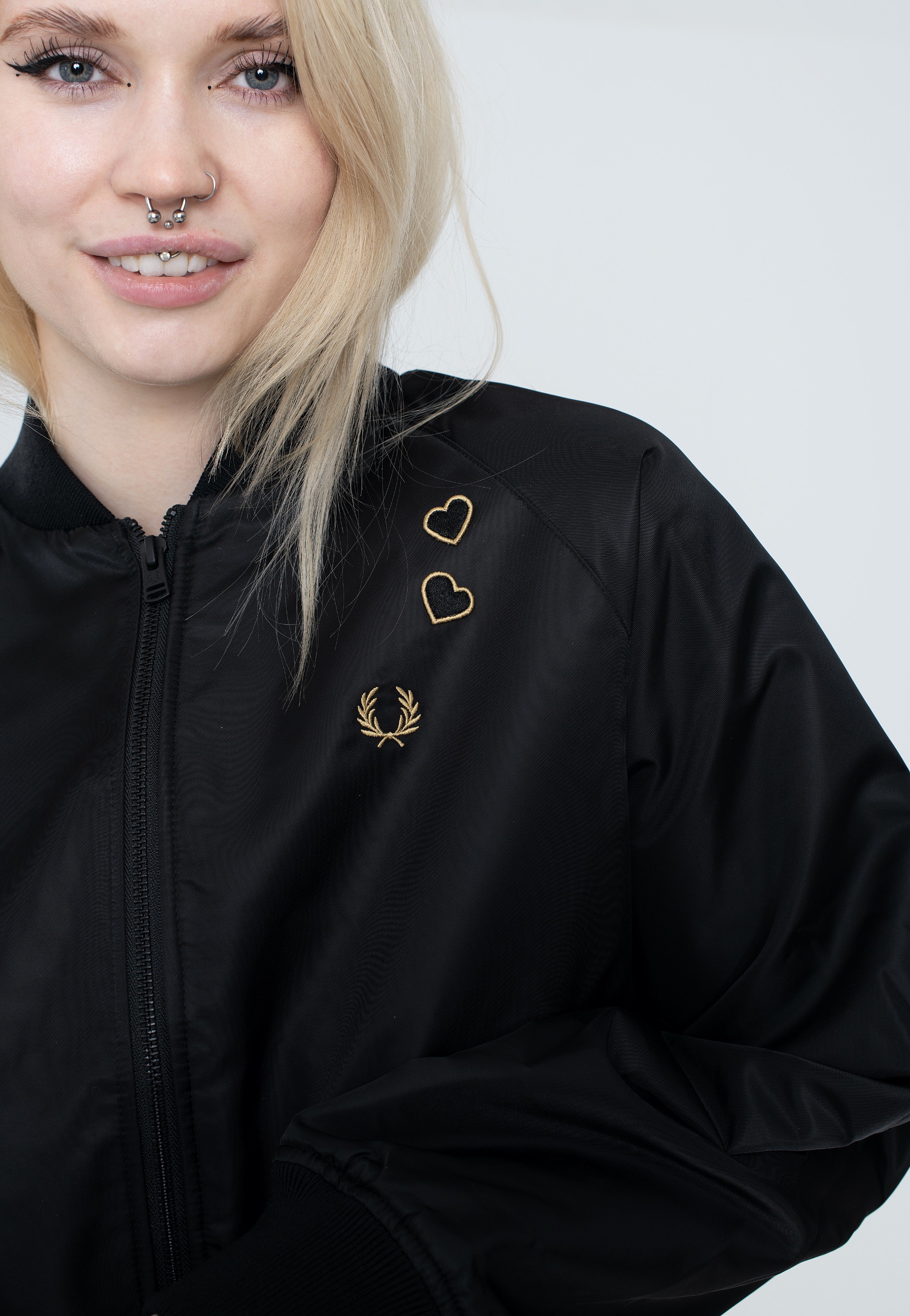 Fred Perry x Amy Winehouse - Embroidered Bomber Black - Jacket | Women-Image