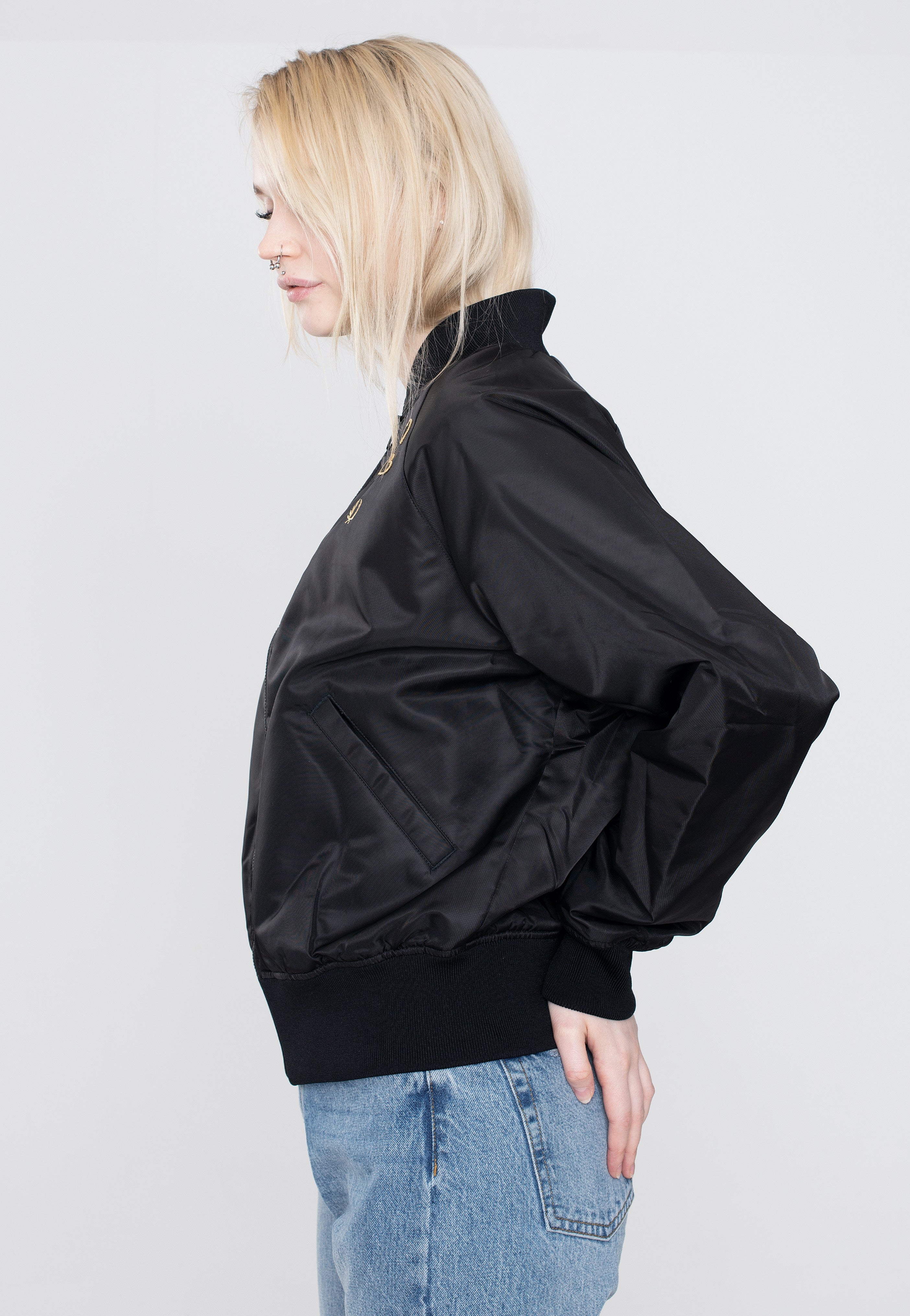 Fred Perry x Amy Winehouse - Embroidered Bomber Black - Jacket | Women-Image