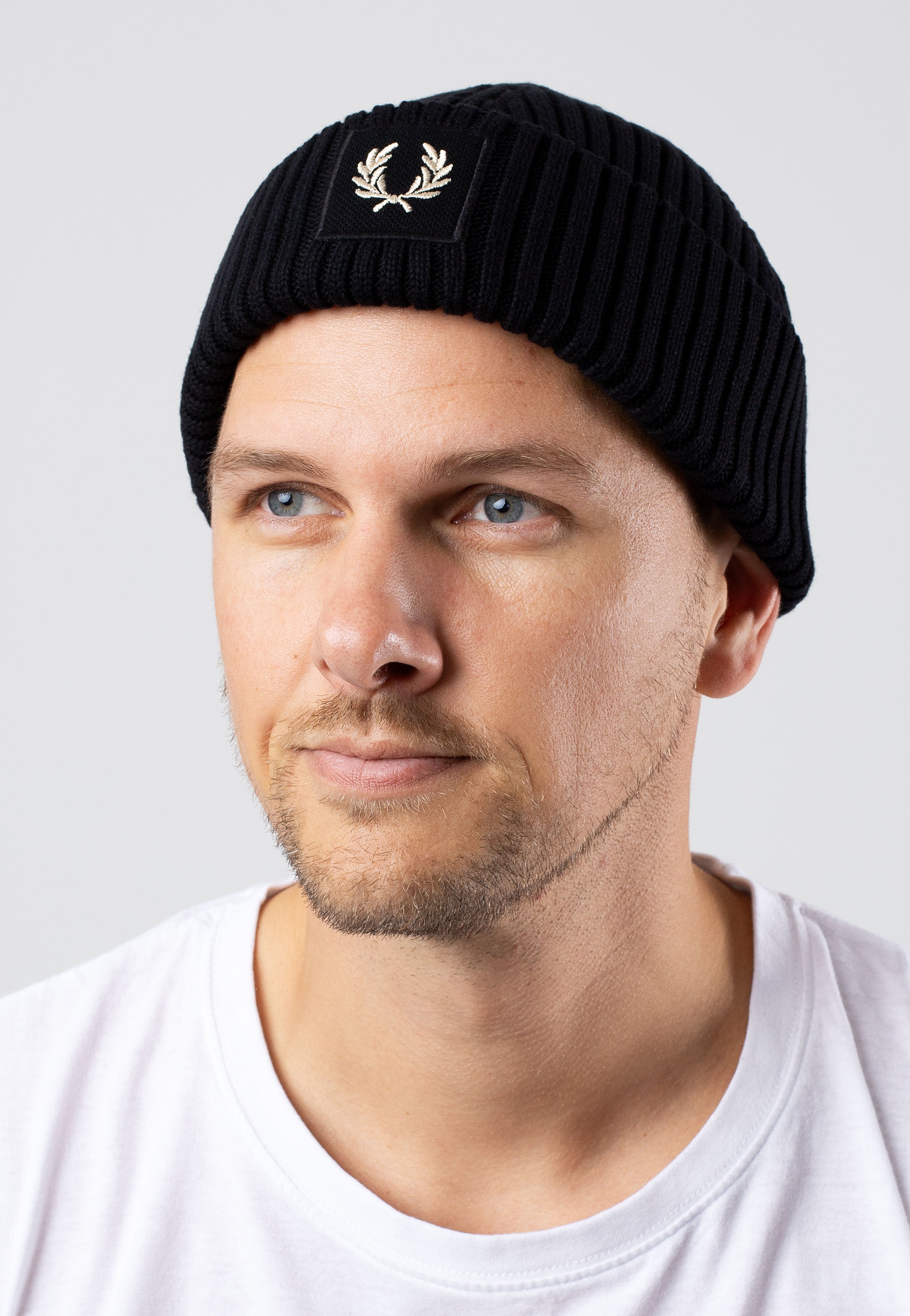 Fred Perry - Patch Brand Chunky Rib Black/Oatmeal - Beanie | Neutral-Image