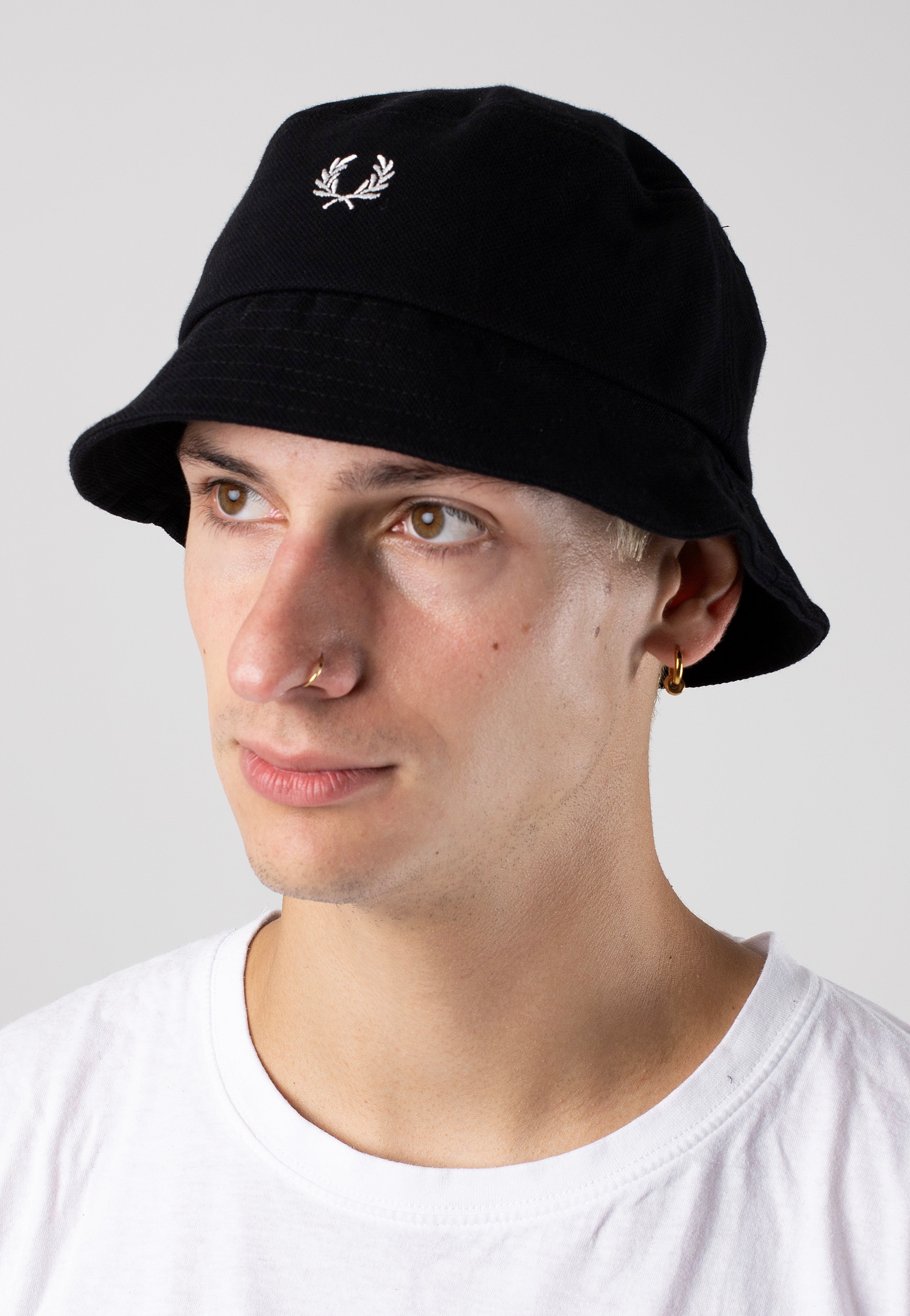 Fred Perry - Pique Bucket Black/Snow White - Bucket Hat | Neutral-Image