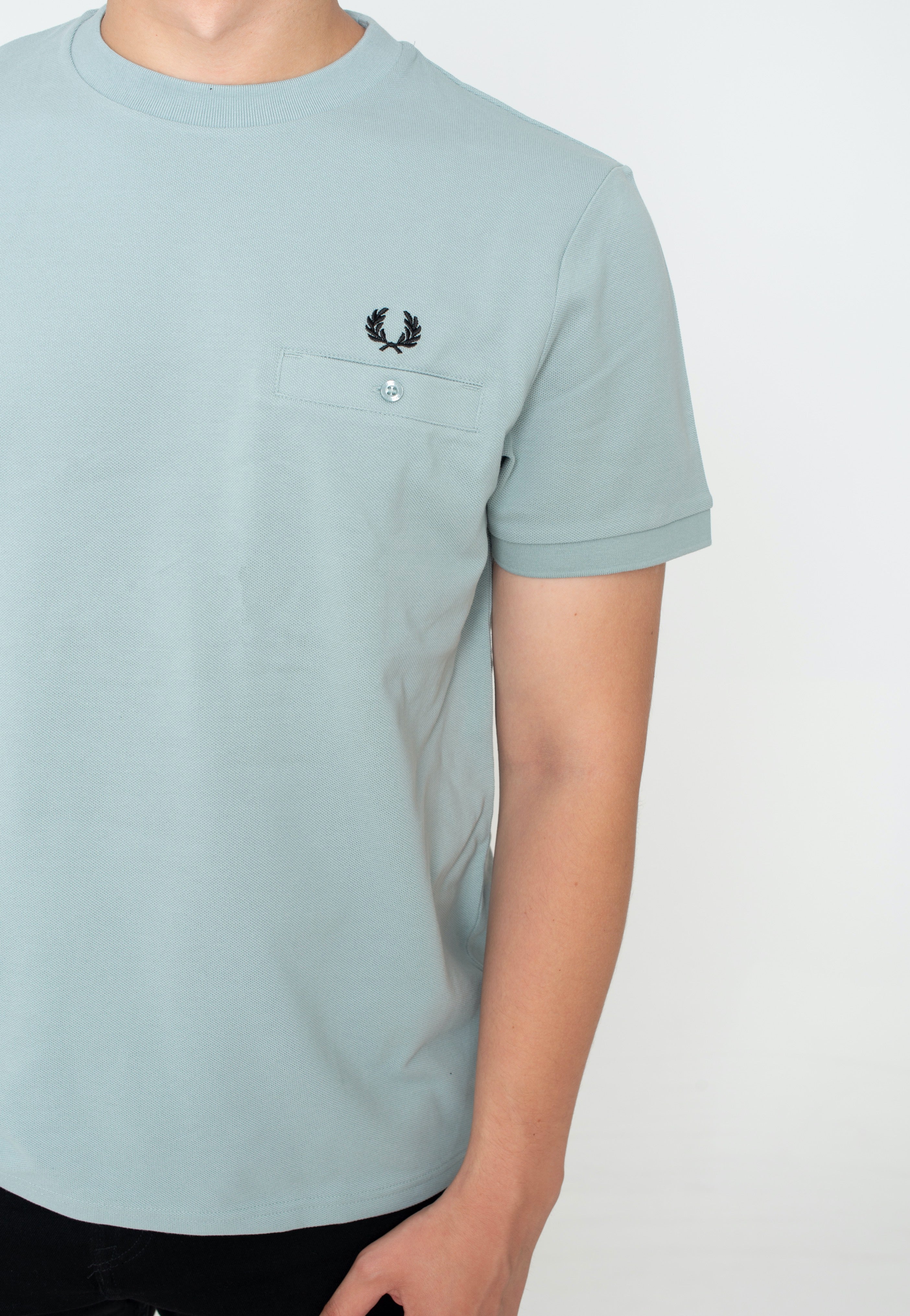 Fred Perry - Pocket Detail Pique Silver Blue - T-Shirt | Men-Image