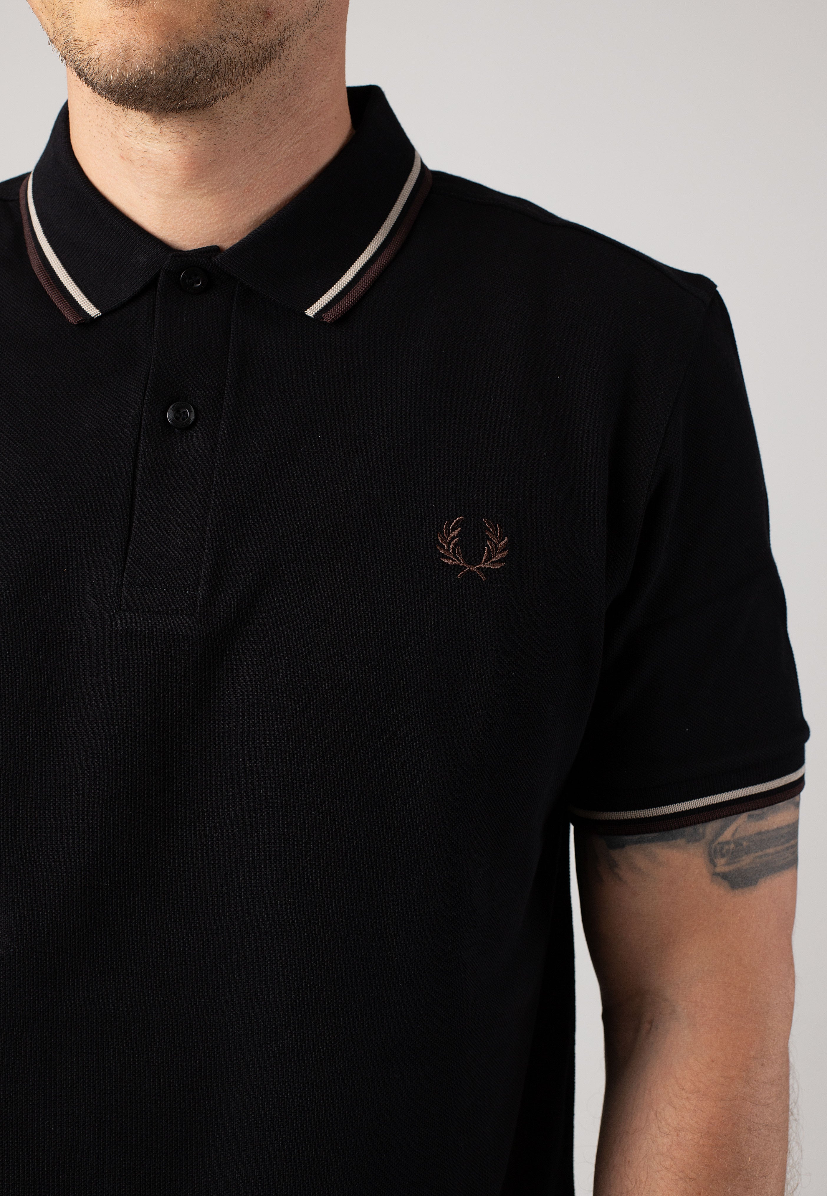 Fred Perry - Twin Tipped Black/Warm Grey/Carrington Road Brick - Polo | Men-Image