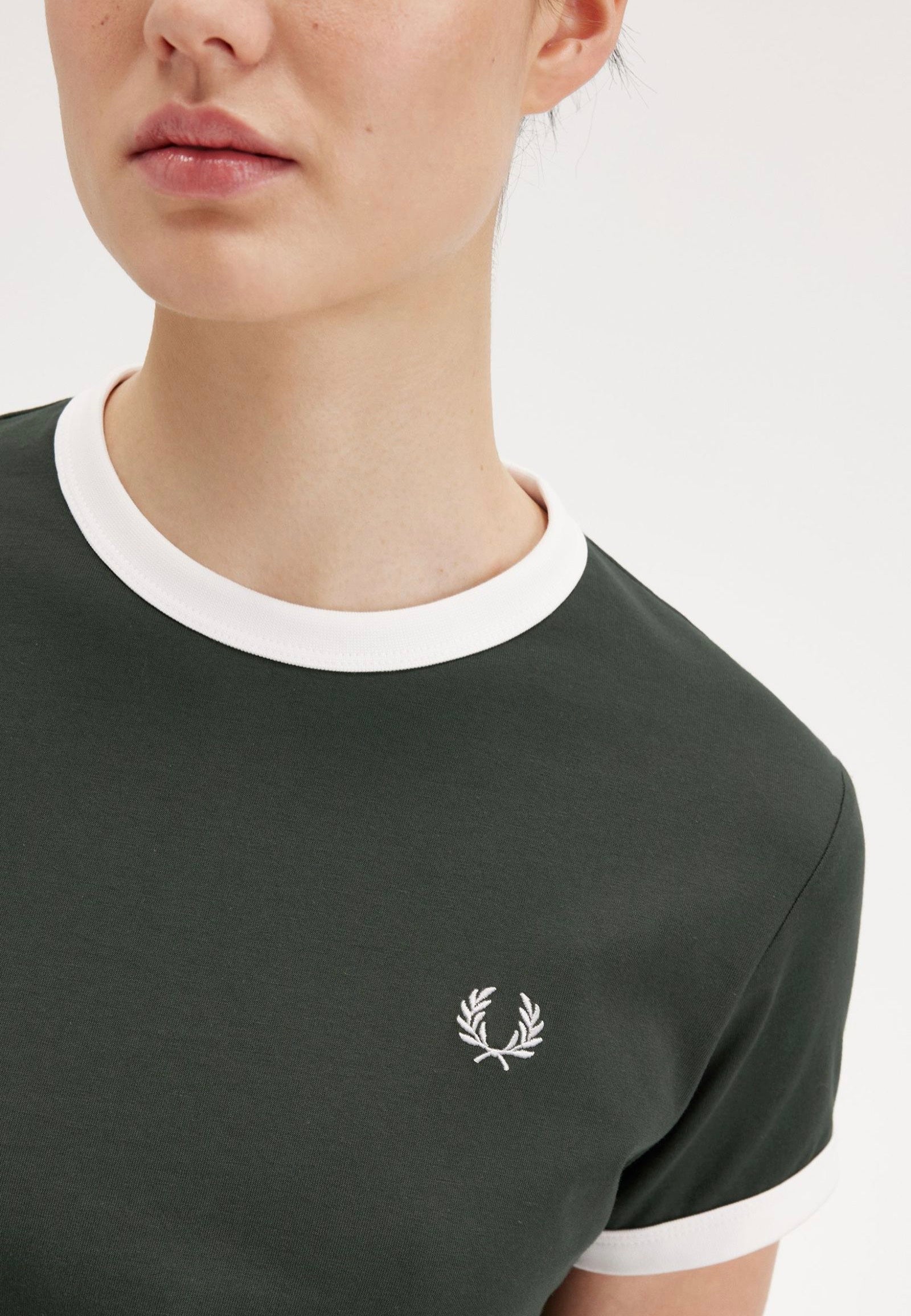 Fred Perry - Cropped Ringer Court Green - T-Shirt | Women-Image