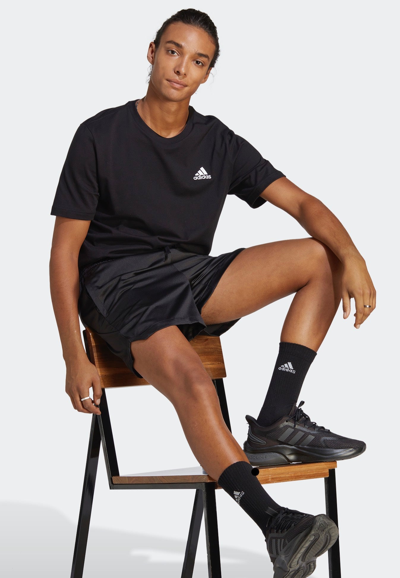 Adidas - Essentials Single Jersey Embroidered Black - T-Shirt | Men-Image