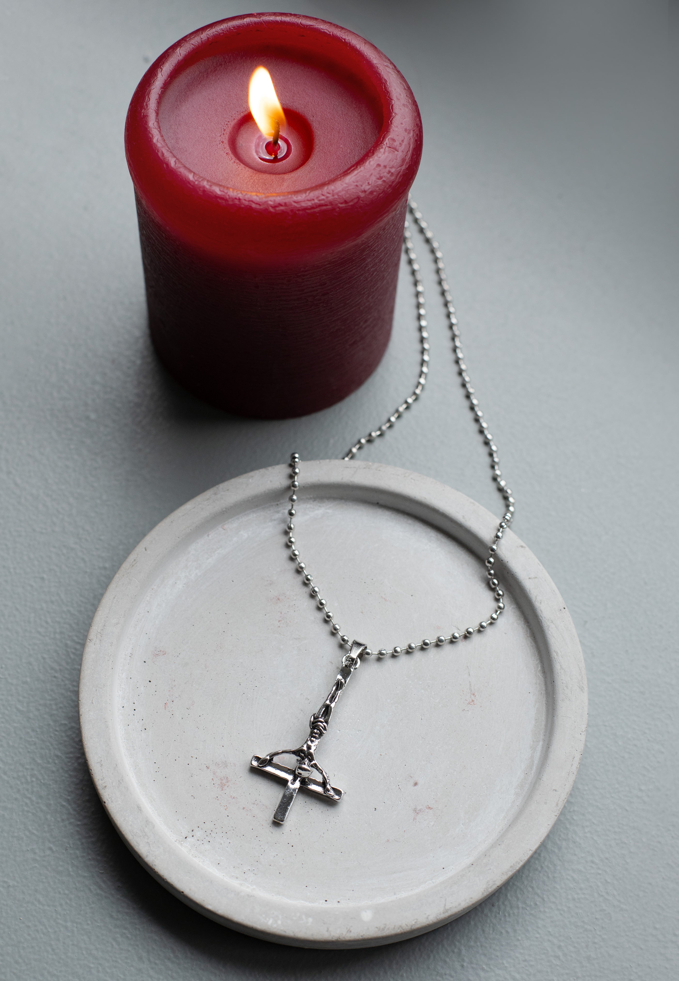 Easure - Inverted Cross Jesus - Necklace | Neutral-Image