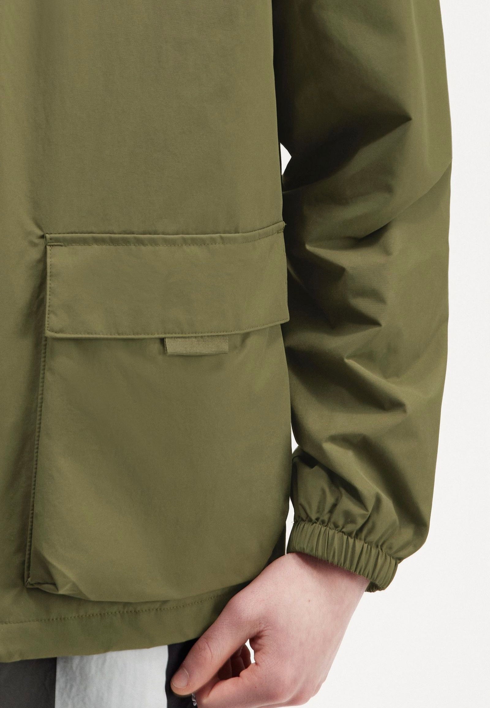 Fred Perry - Patch Pocket Zip Through Uniform Green - Jacket | Men-Image