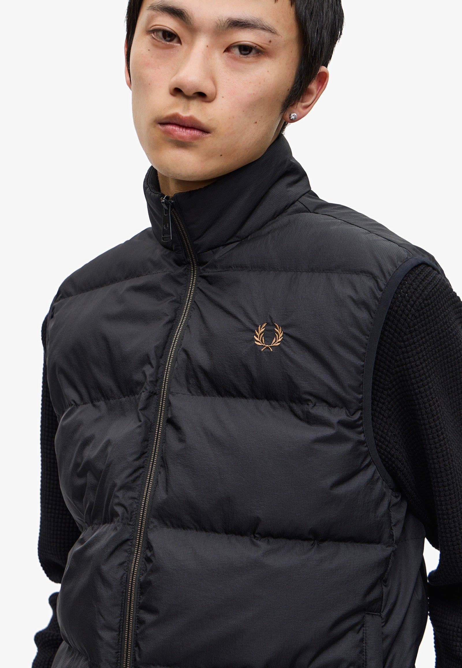 Fred Perry - Insulated Gilet Black - Vest | Men-Image