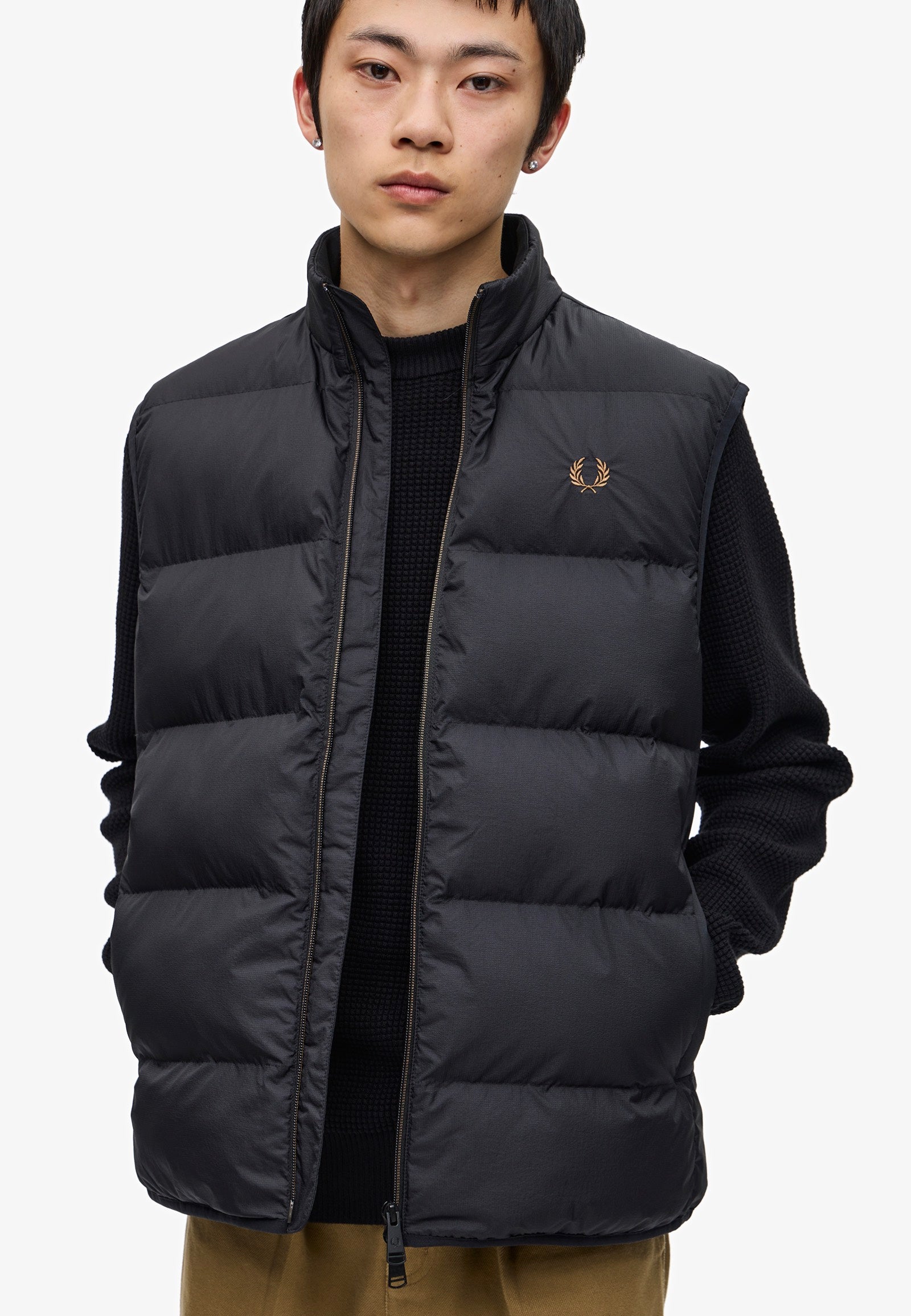 Fred Perry - Insulated Gilet Black - Vest | Men-Image