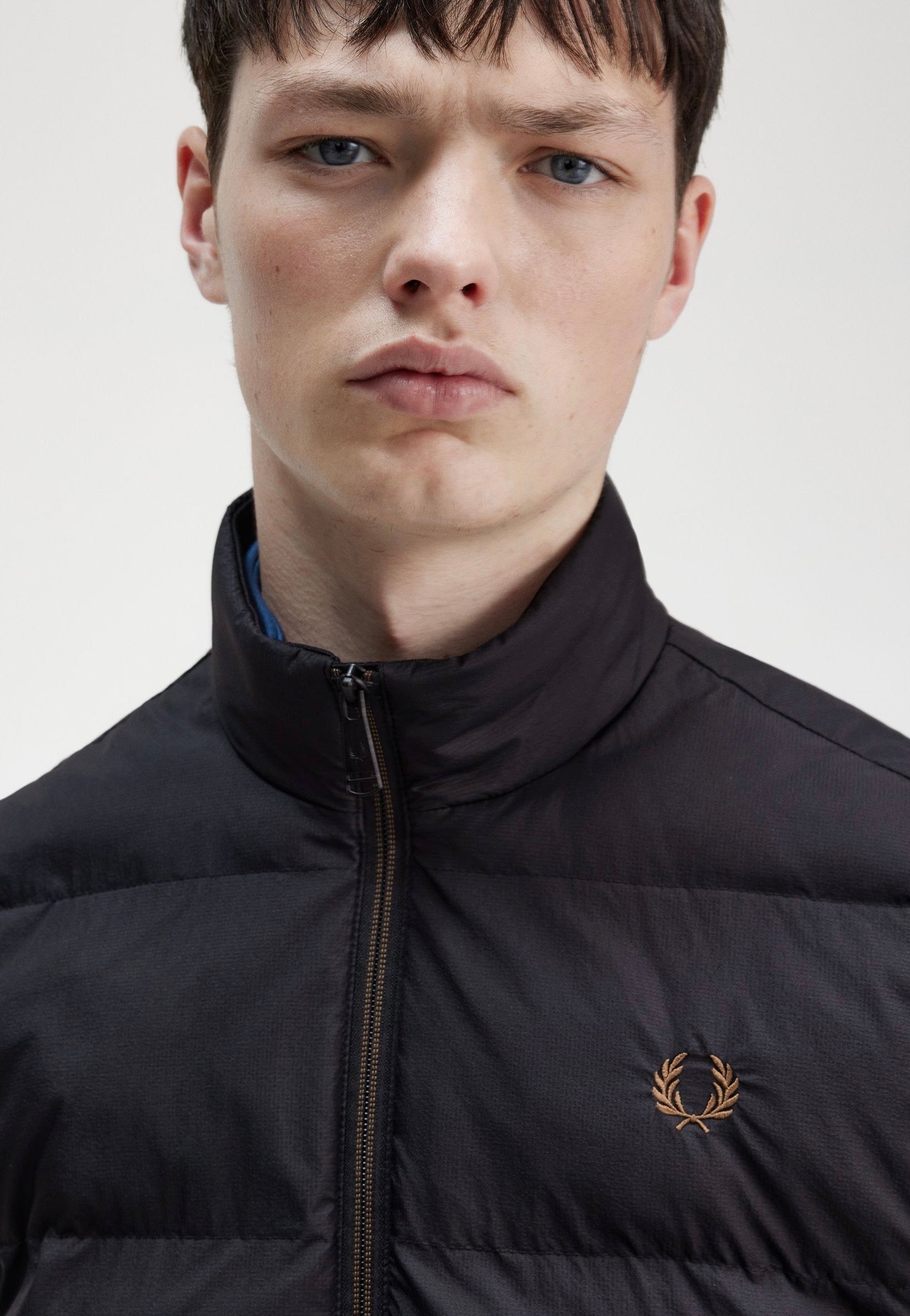 Fred Perry - Insulated Gilet Black - Vest | Men-Image