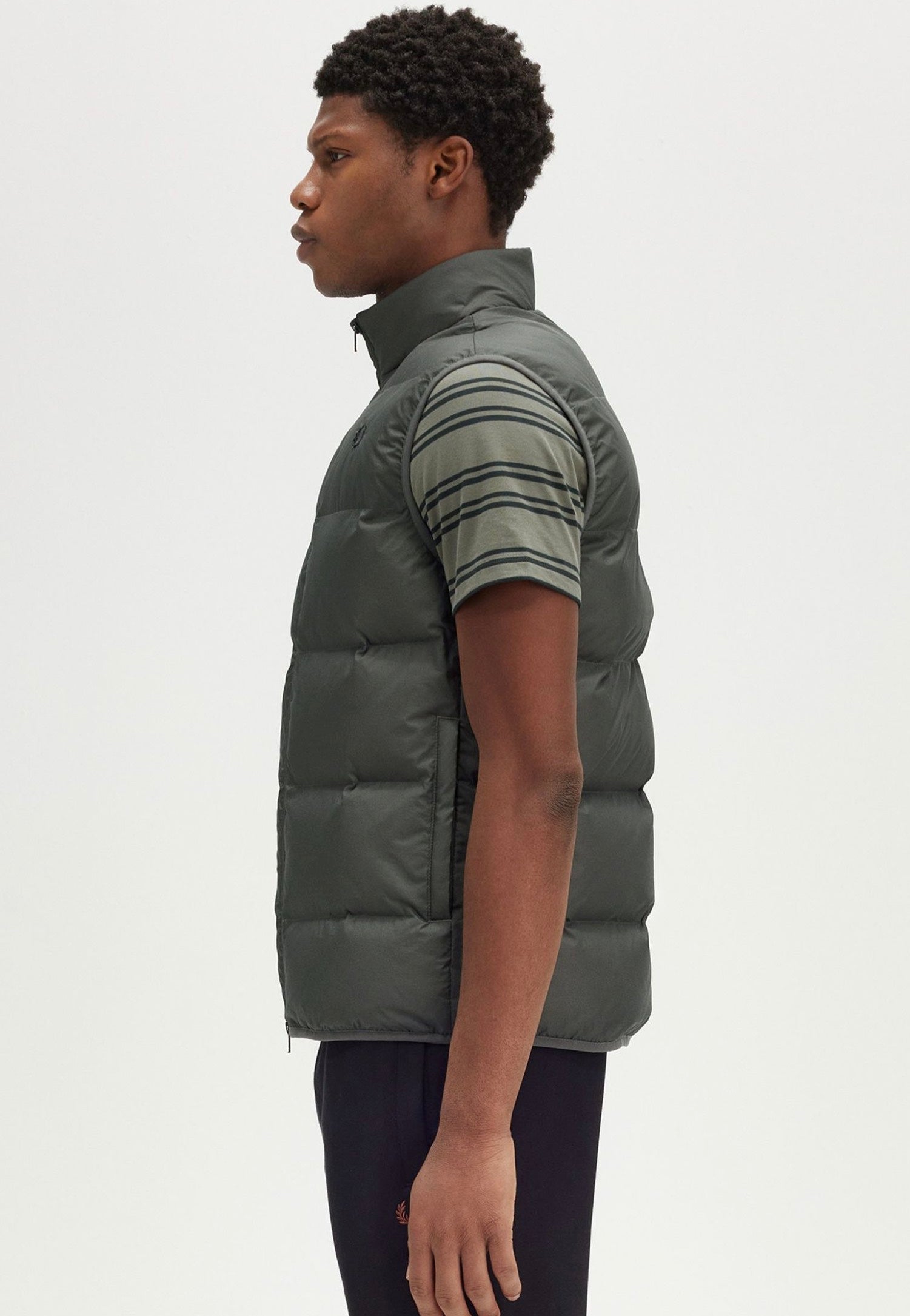 Fred Perry - Insulated Field Green - Vest | Men-Image