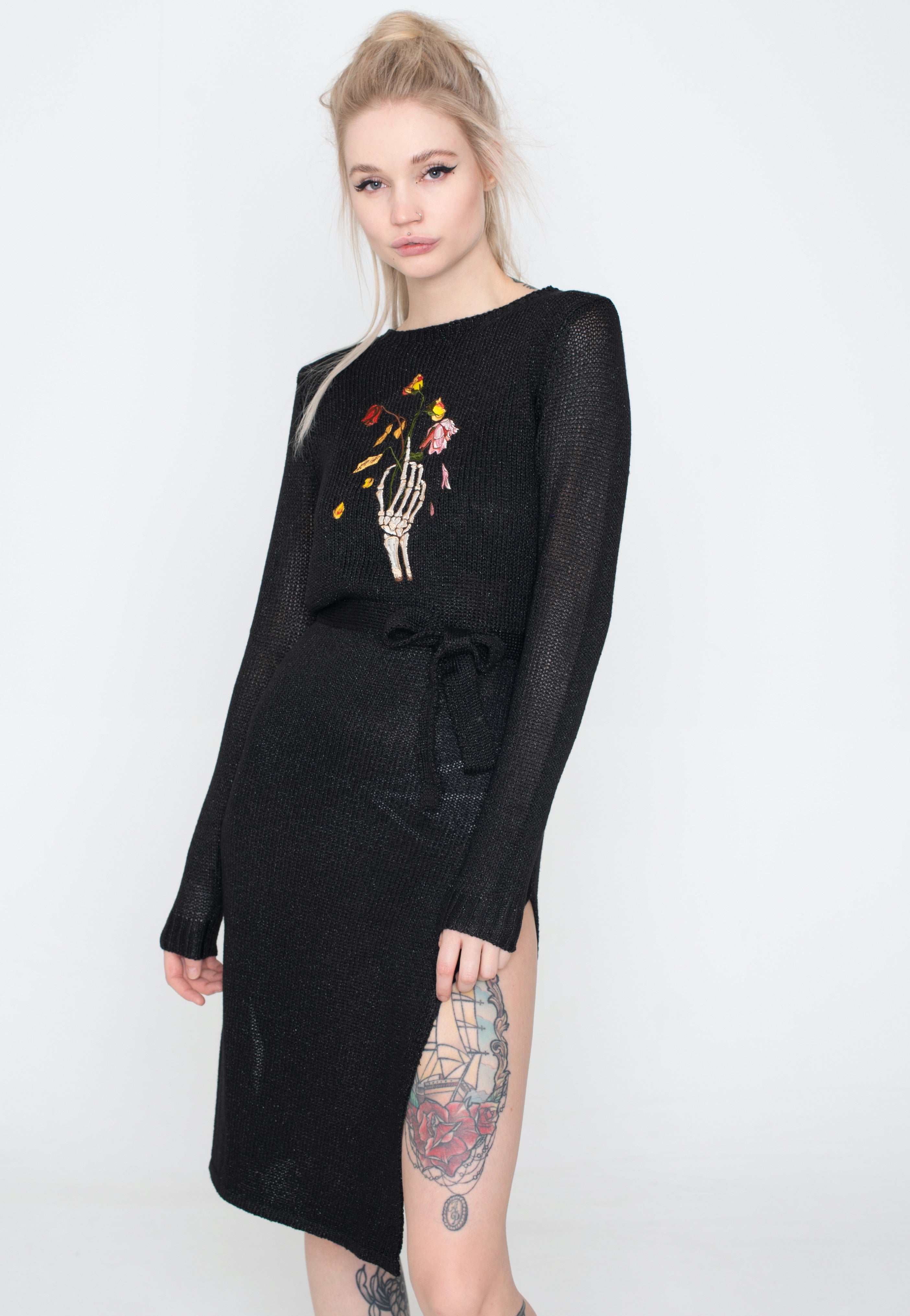 Jawbreaker - Dead Flowers Embroidered Knitted Midi Black - Dress | Women-Image