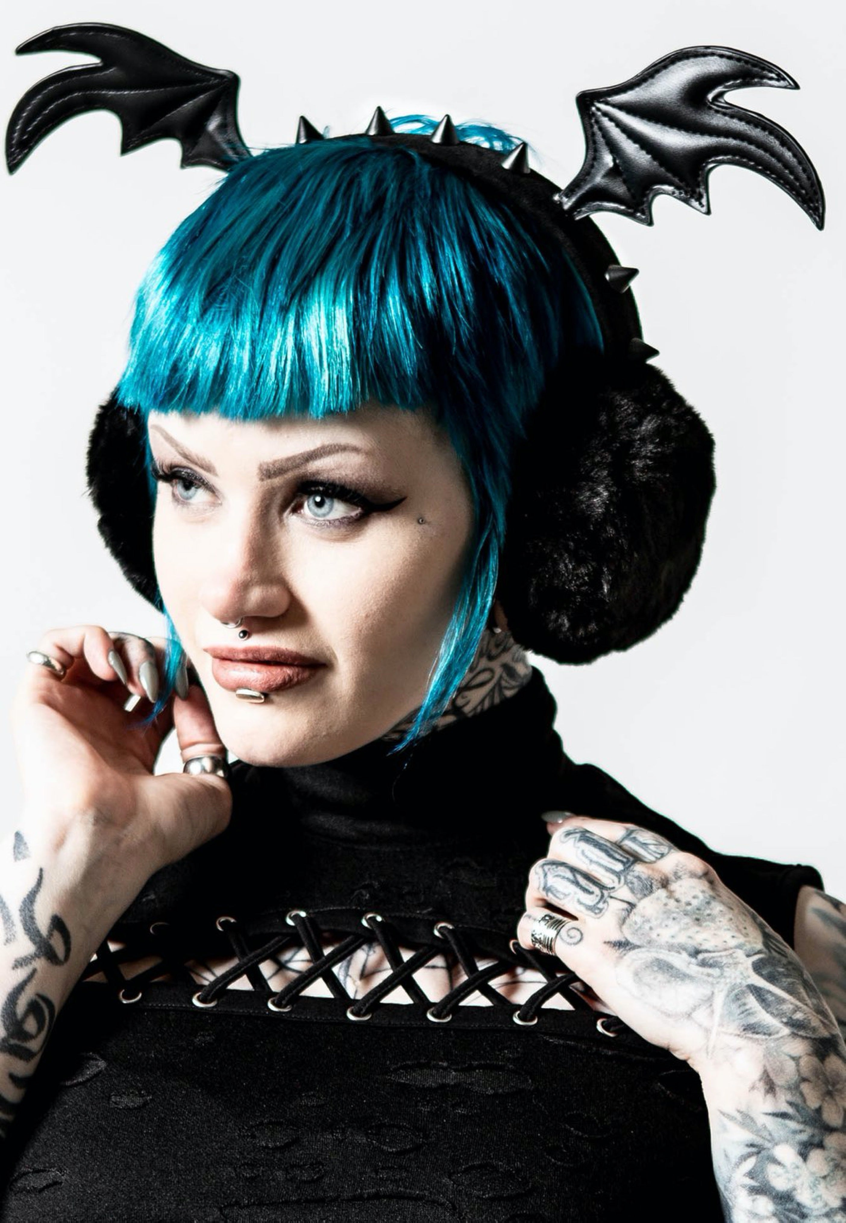 Killstar - Just Wing Black - Earmuff | Neutral-Image