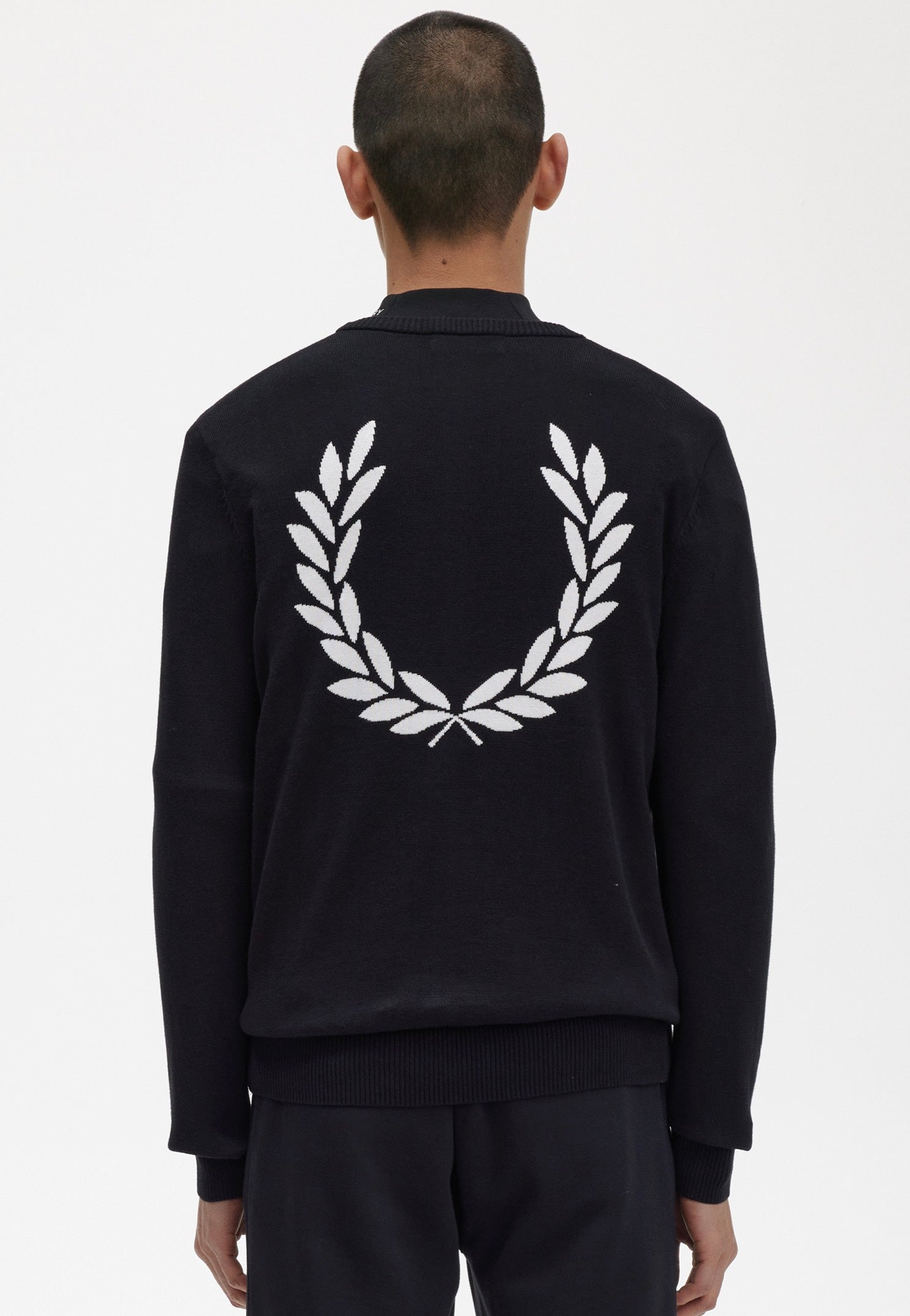 Fred Perry - Graphic Laurel Wreath Black - Pullover | Men-Image