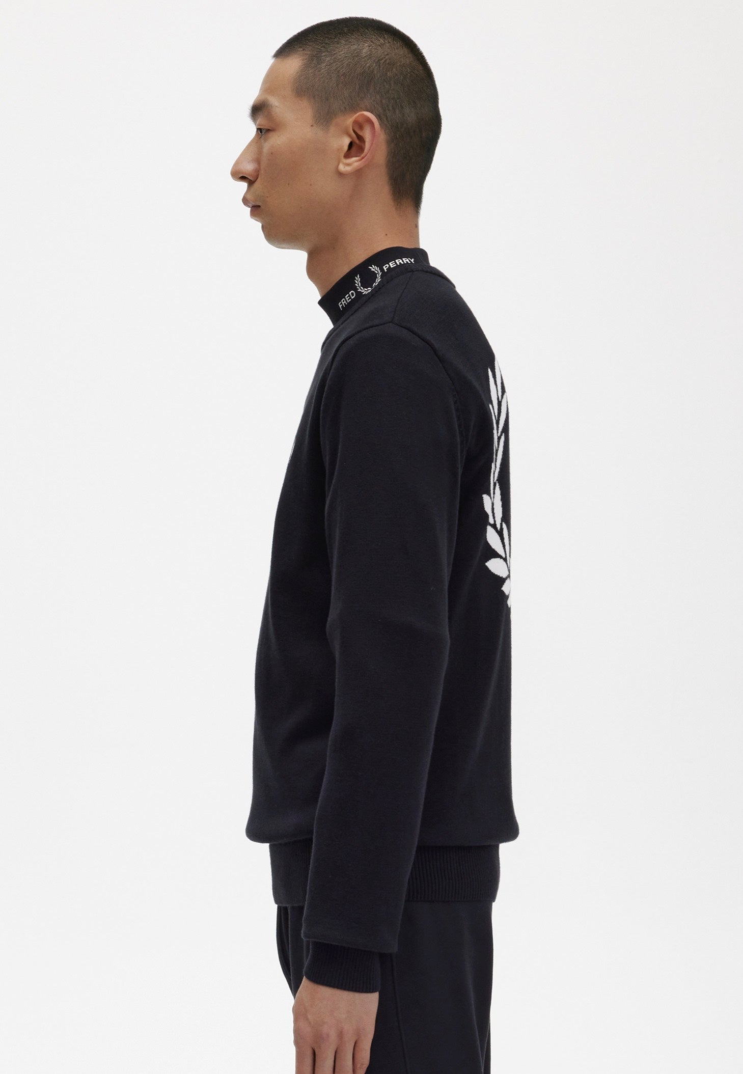 Fred Perry - Graphic Laurel Wreath Black - Pullover | Men-Image