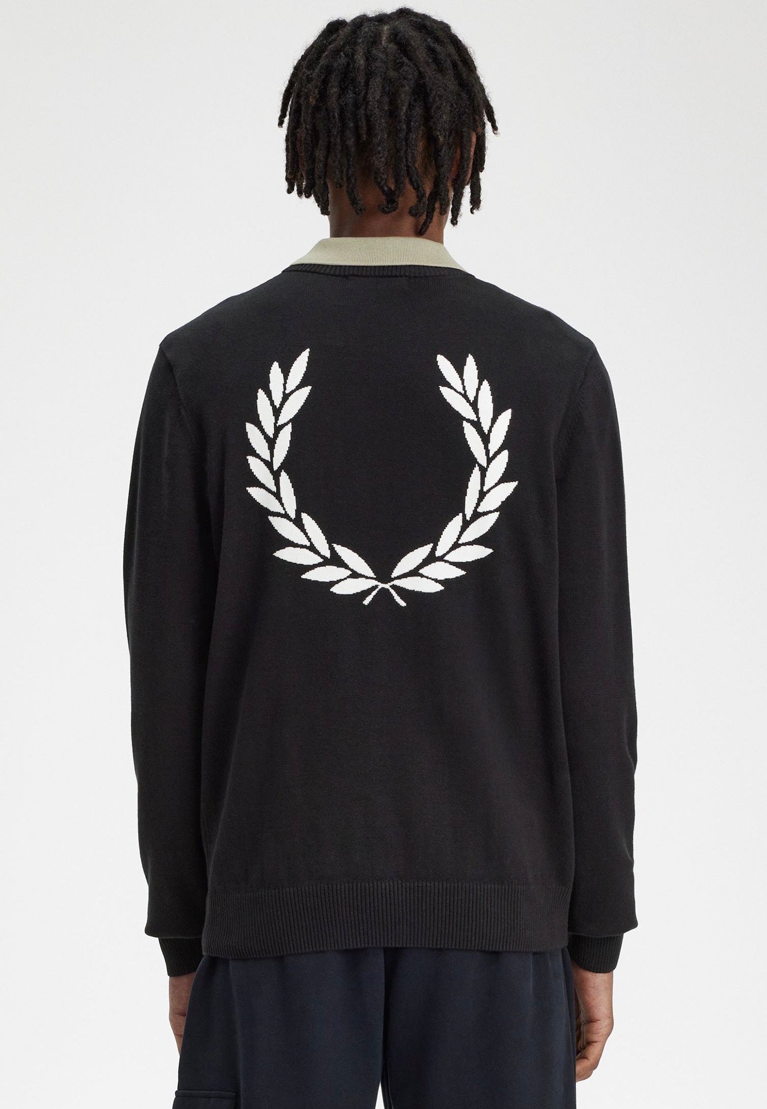 Fred Perry - Graphic Laurel Wreath Black - Pullover | Men-Image