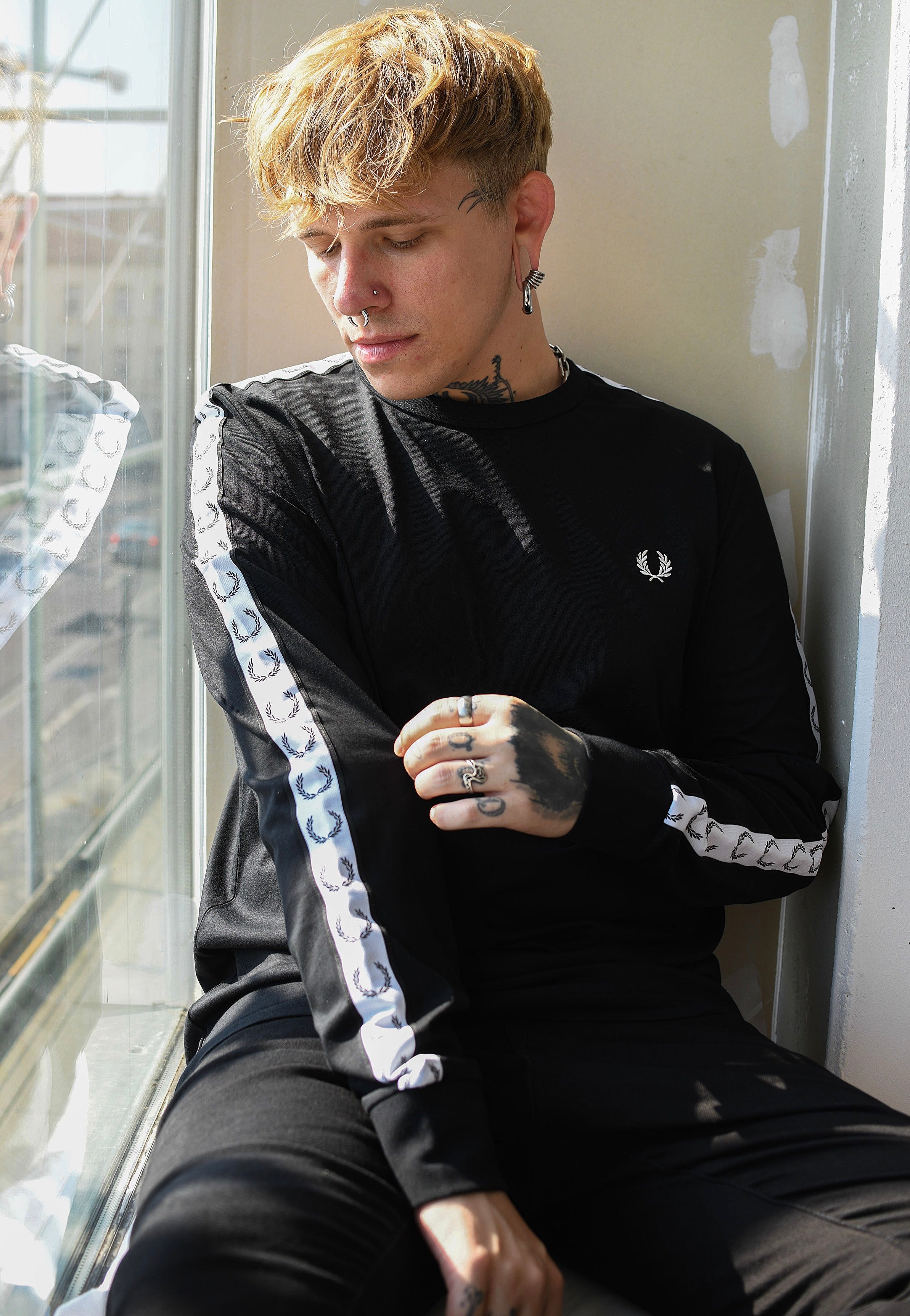 Fred Perry - Taped Black - Longsleeve | Men-Image