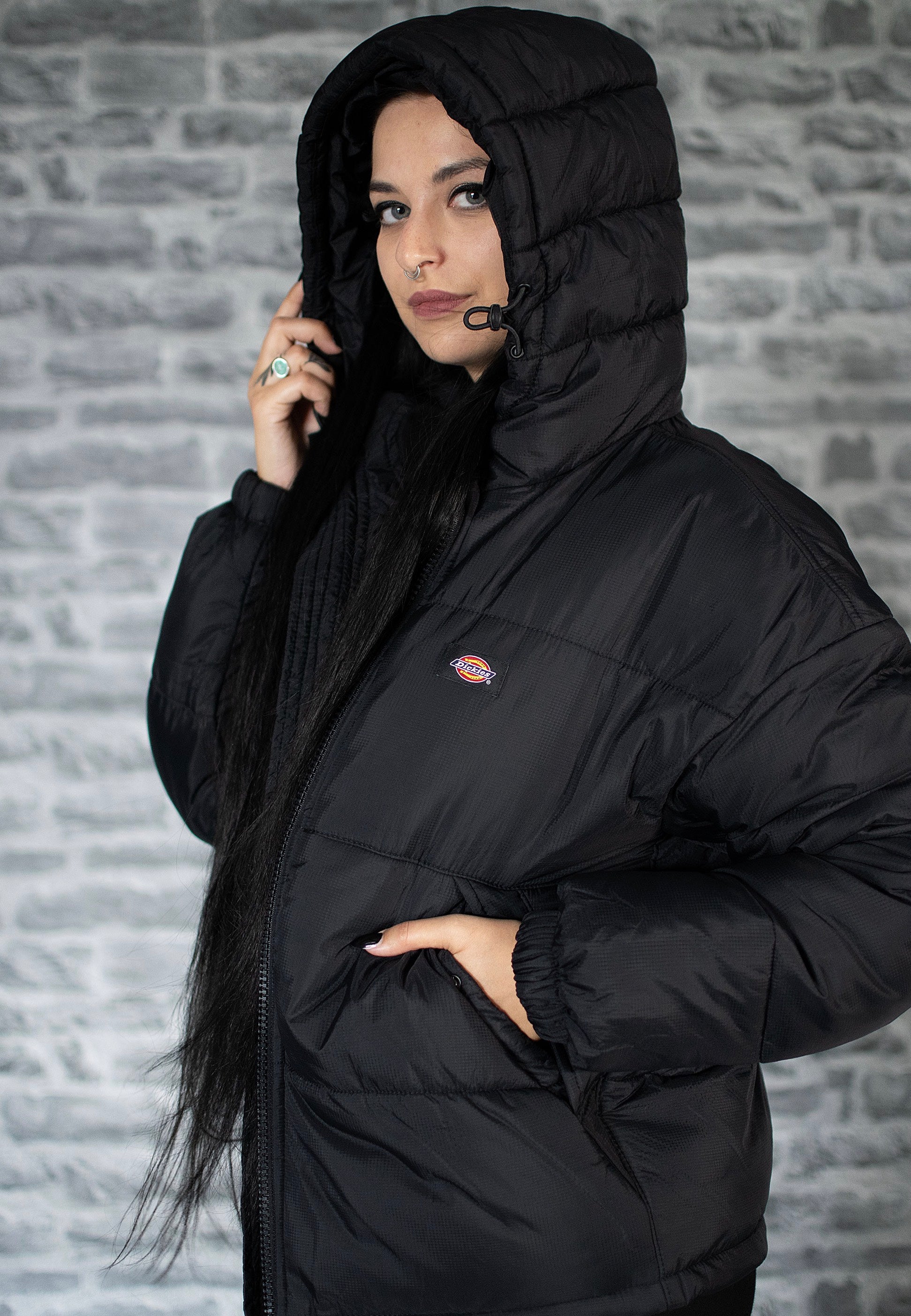 Dickies - Alatna Oversized Puffer Black - Jacket | Women-Image