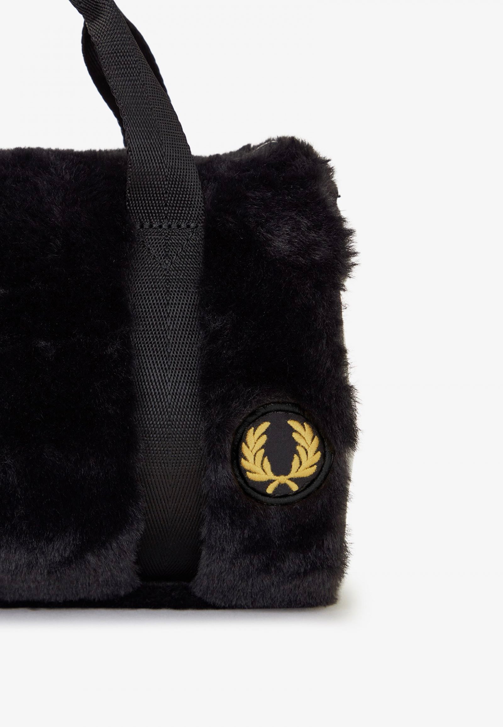 Fred Perry x Amy Winehouse - Mini Barrel Black - Dufflebag | Neutral-Image