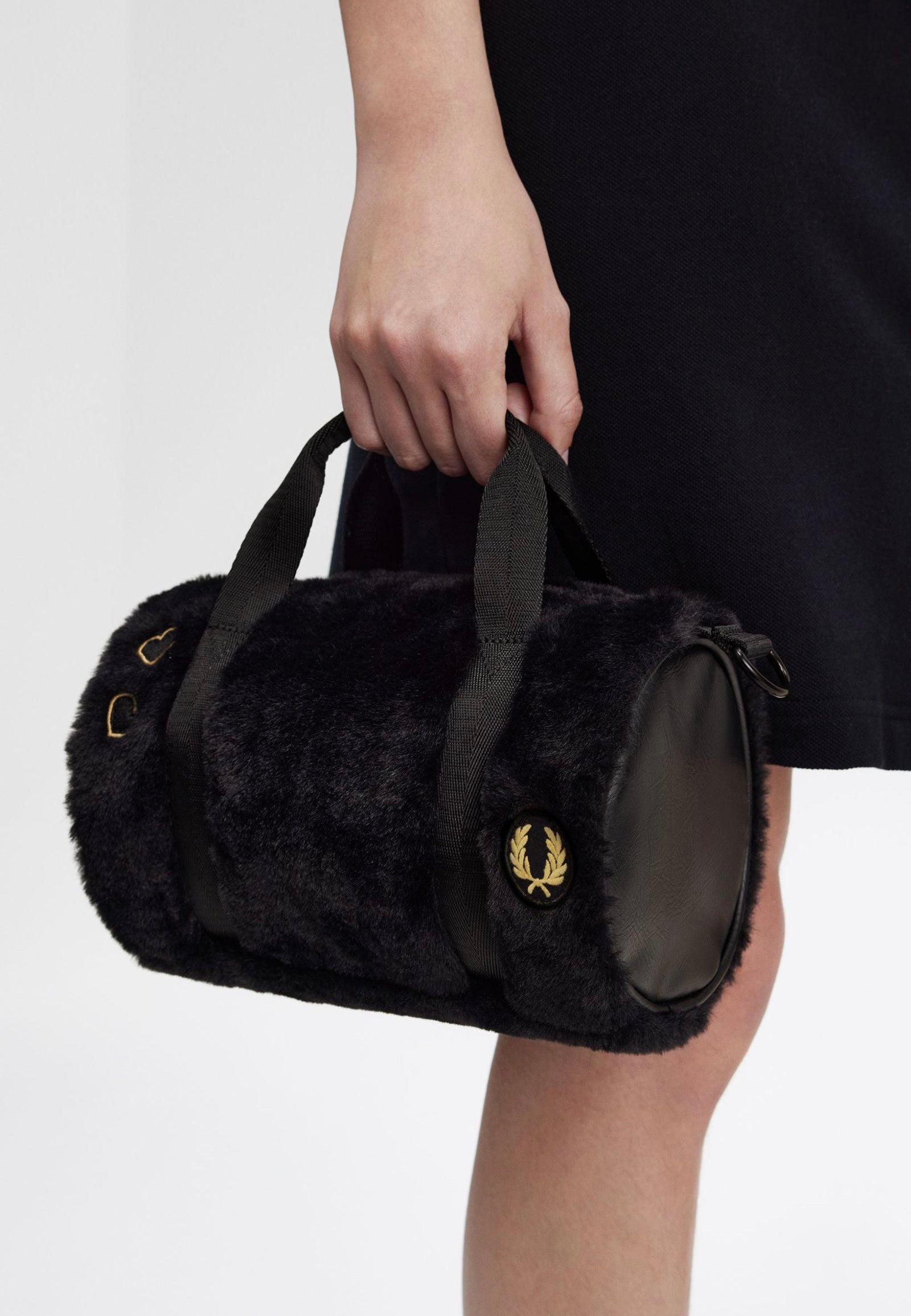 Fred Perry x Amy Winehouse - Mini Barrel Black - Dufflebag | Neutral-Image