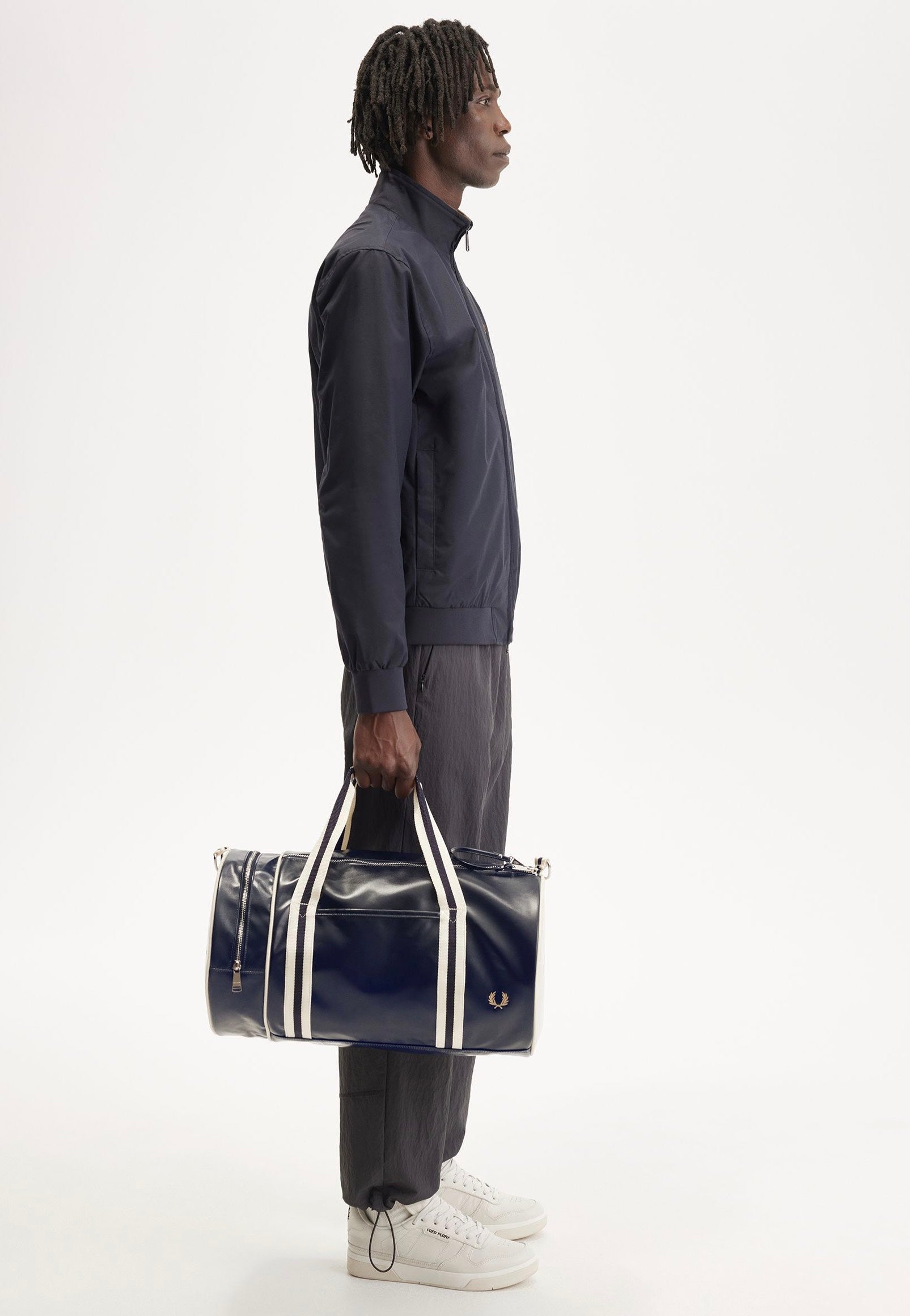 Fred Perry - Classic Barrel Carbon Blue/Ecru - Dufflebag | Neutral-Image