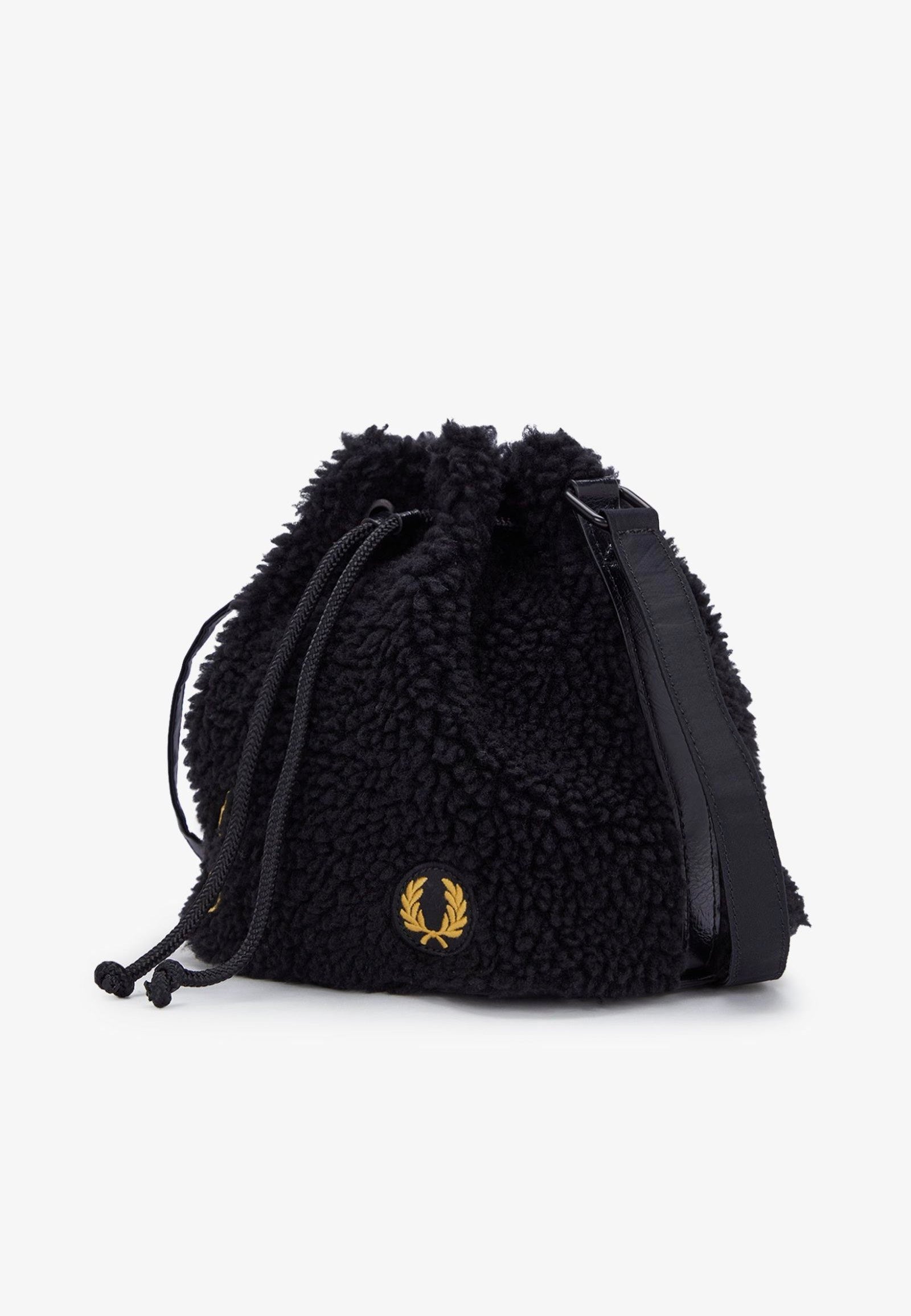 Fred Perry x Amy Winehouse - Amy Borg Bucket Black - Bag | Neutral-Image