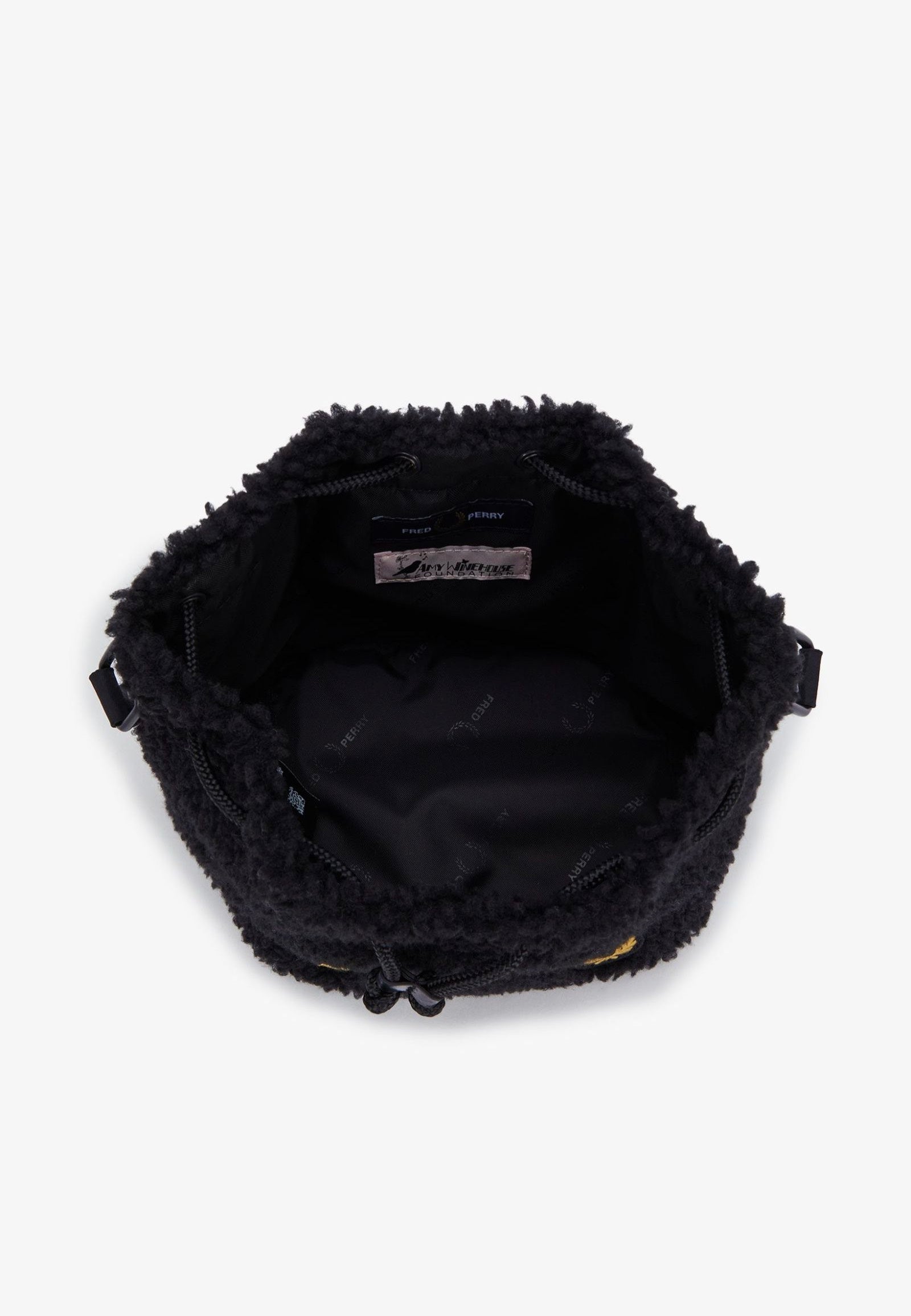 Fred Perry x Amy Winehouse - Amy Borg Bucket Black - Bag | Neutral-Image