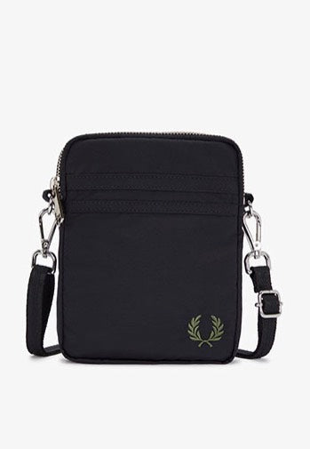 Fred Perry - Nylon Twin Tipped Small Black - Bag | Neutral-Image