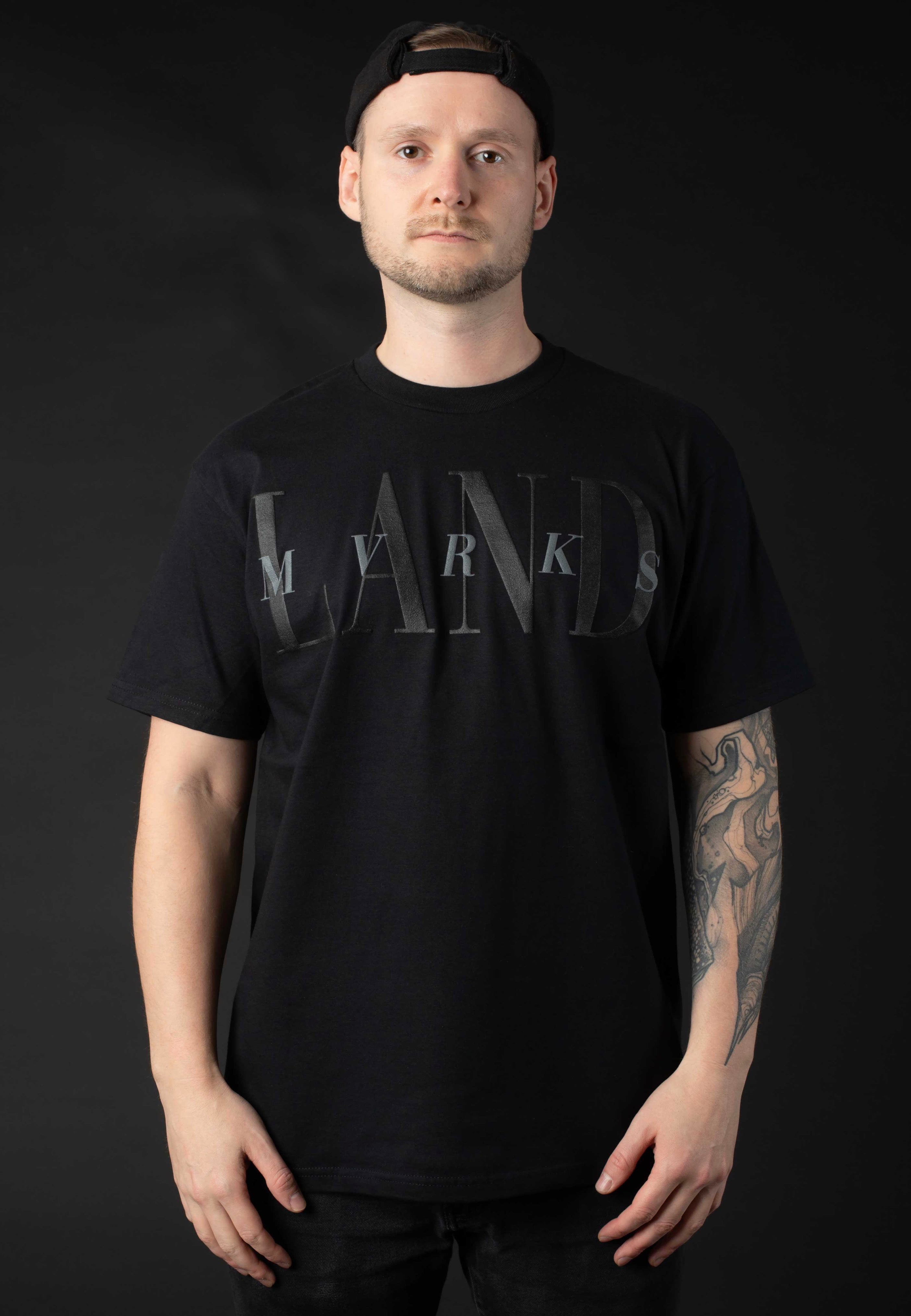 Landmvrks - 80s Logo Limited Black On Black - T-Shirt | Men-Image