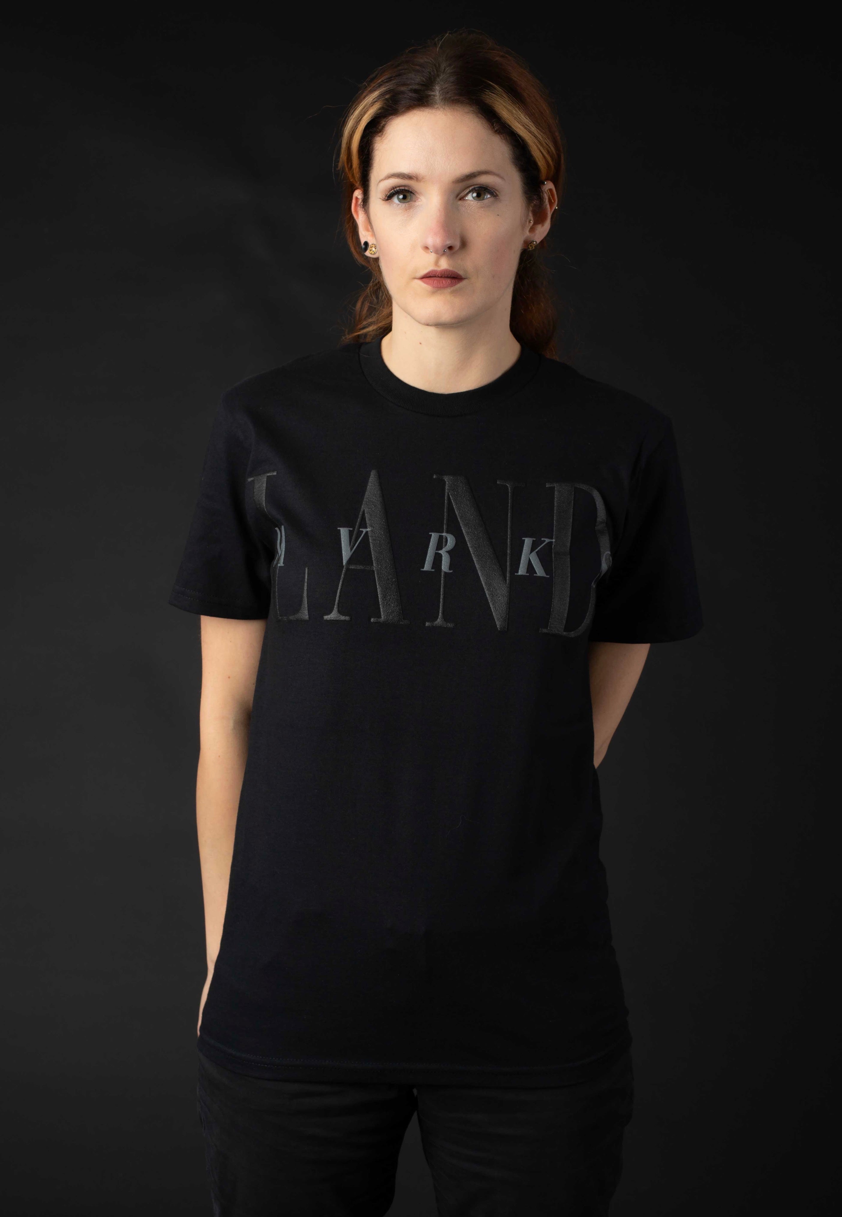 Landmvrks - 80s Logo Limited Black On Black - T-Shirt | Women-Image