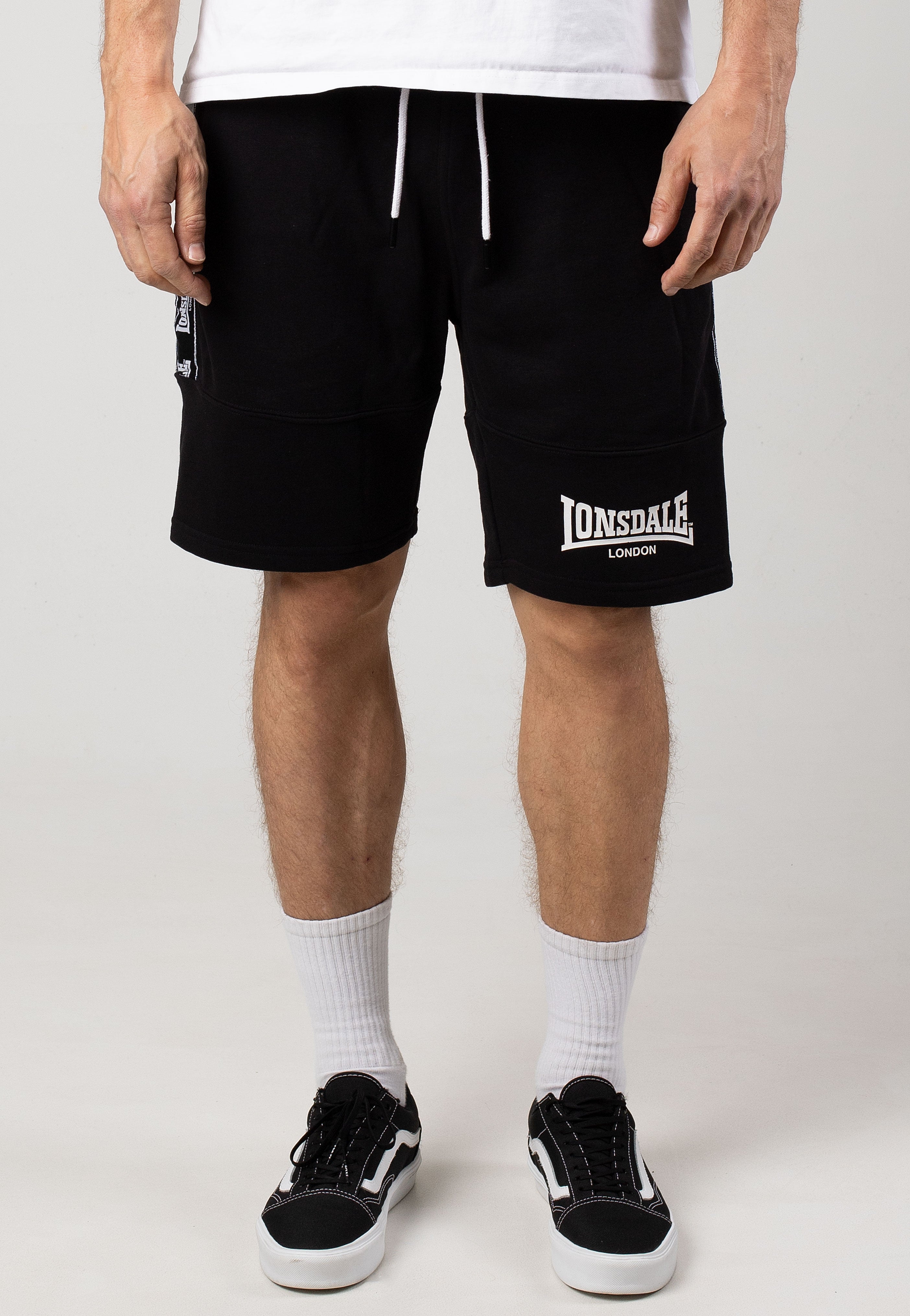 Lonsdale - Scarvell Black/White - Shorts | Men-Image