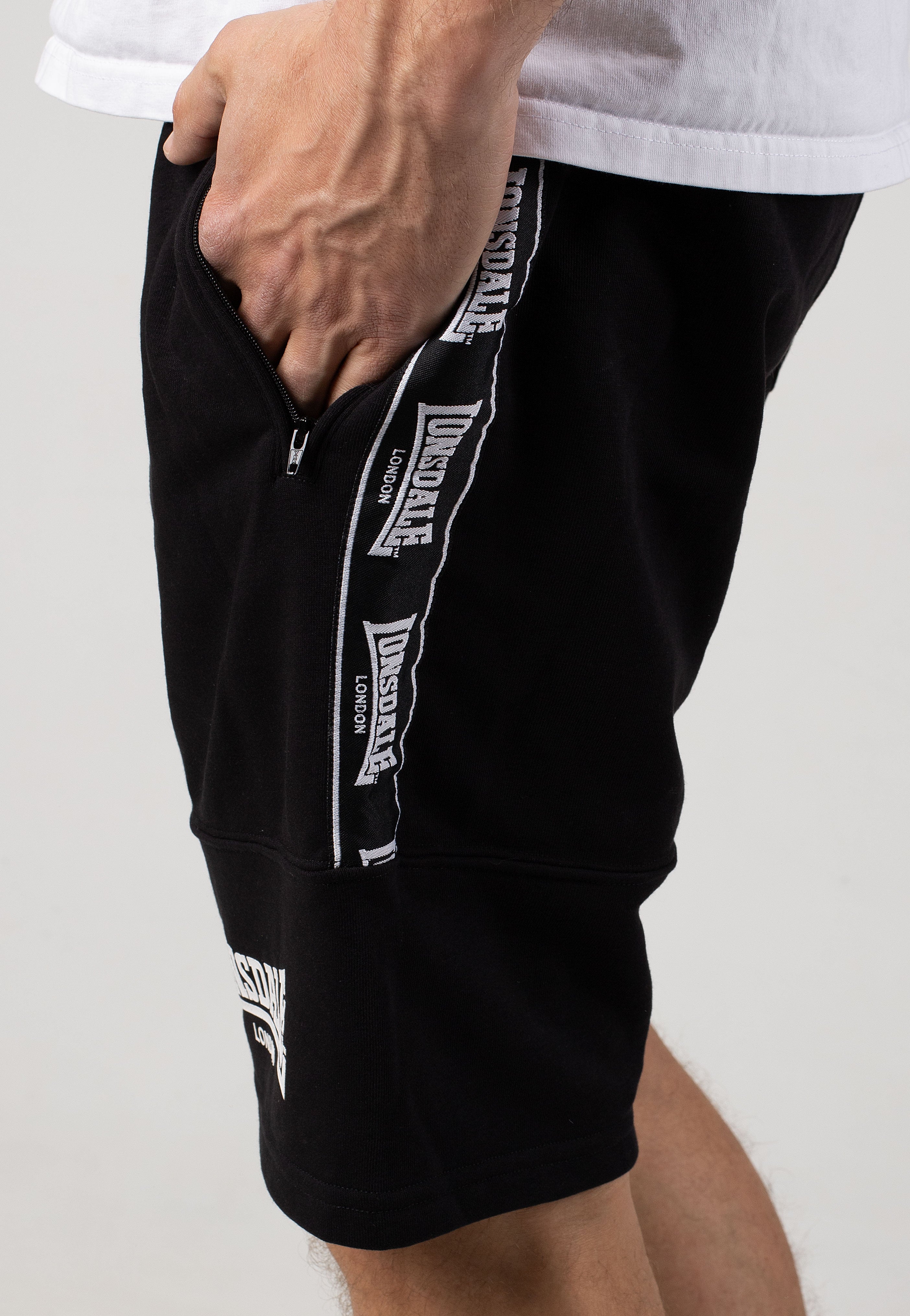 Lonsdale - Scarvell Black/White - Shorts | Men-Image