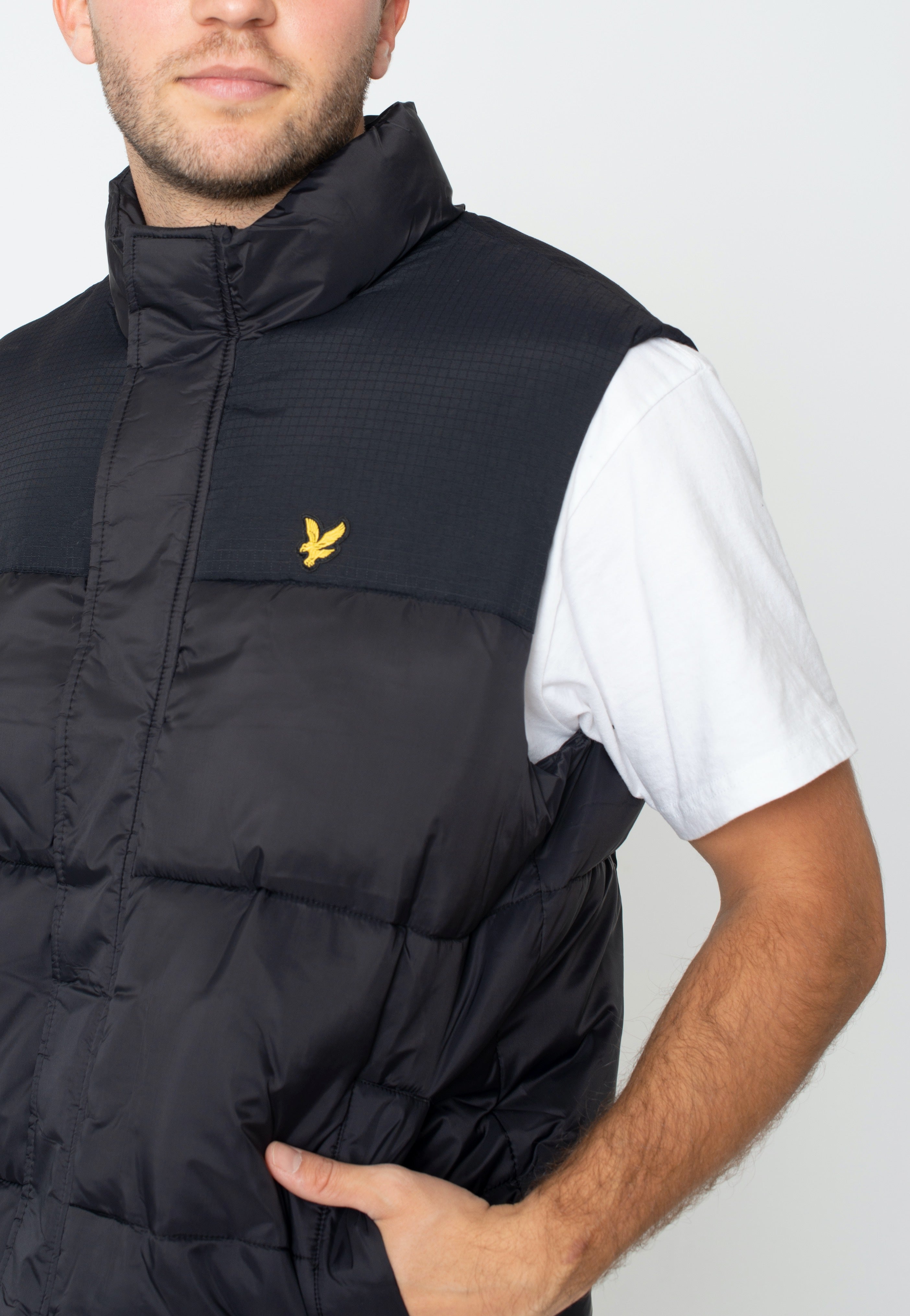 Lyle & Scott - Wadded Gilet Jet Black - Vest | Men-Image