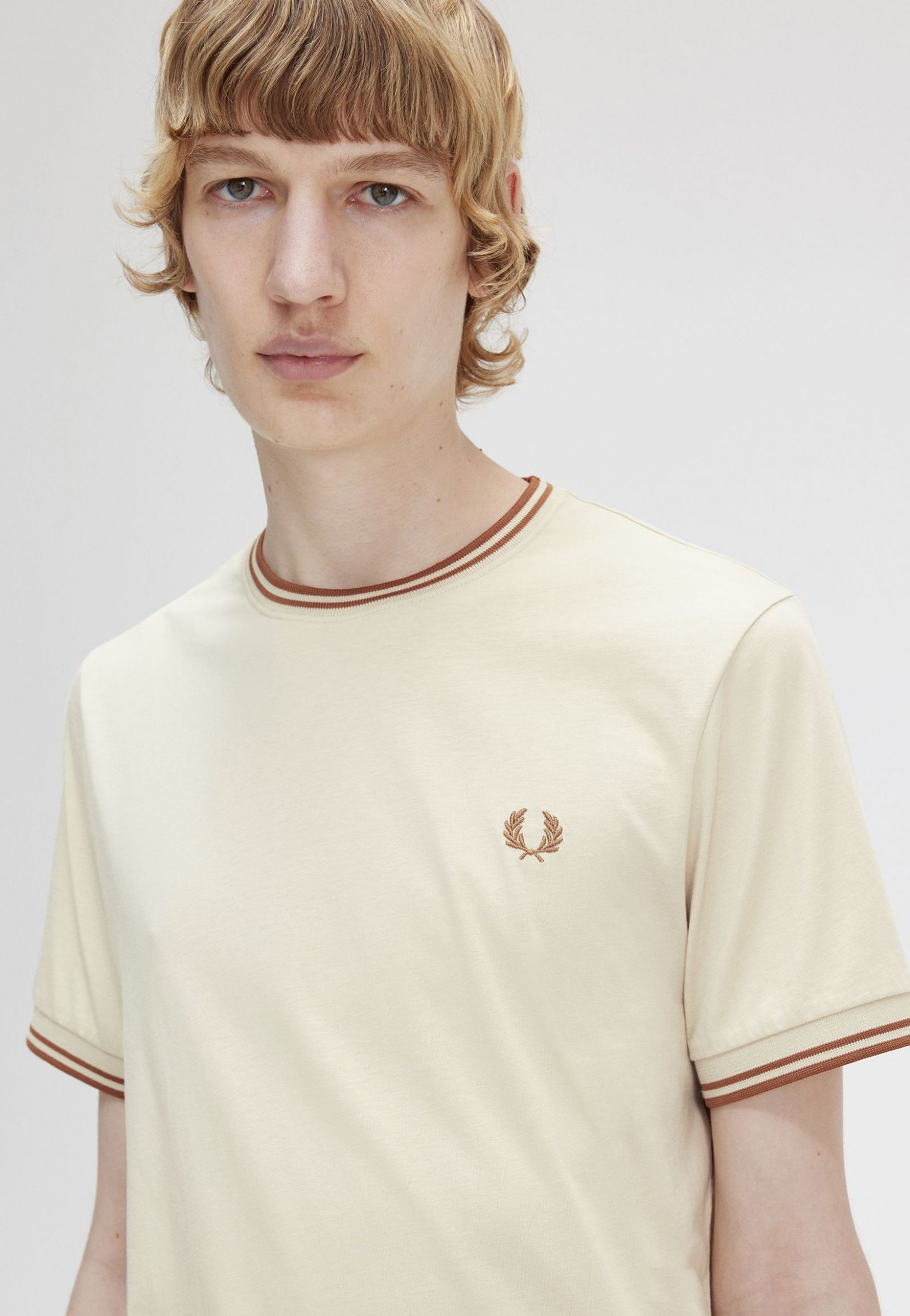 Fred Perry - Twin Tipped Oatmeal - T-Shirt | Men-Image