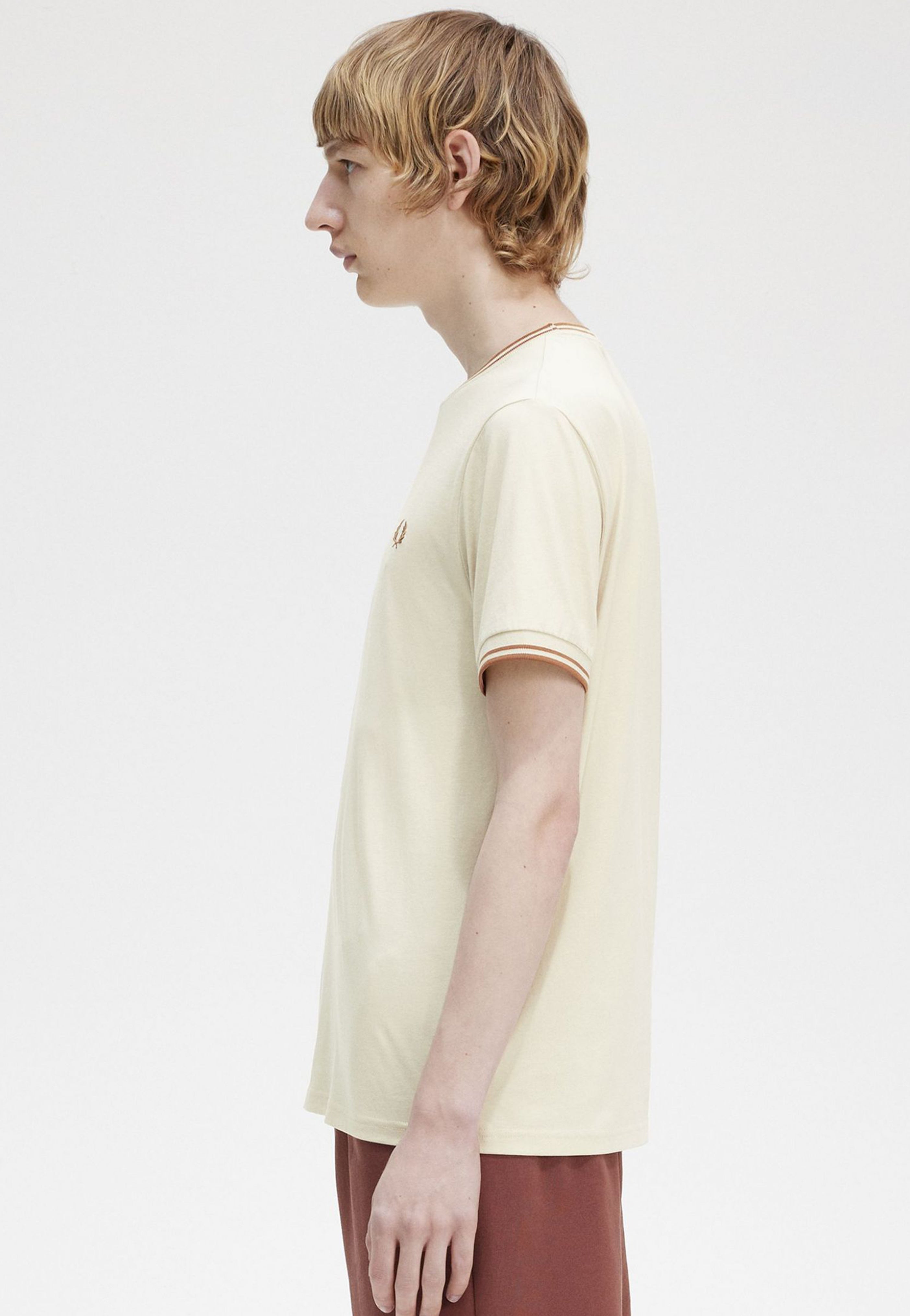 Fred Perry - Twin Tipped Oatmeal - T-Shirt | Men-Image