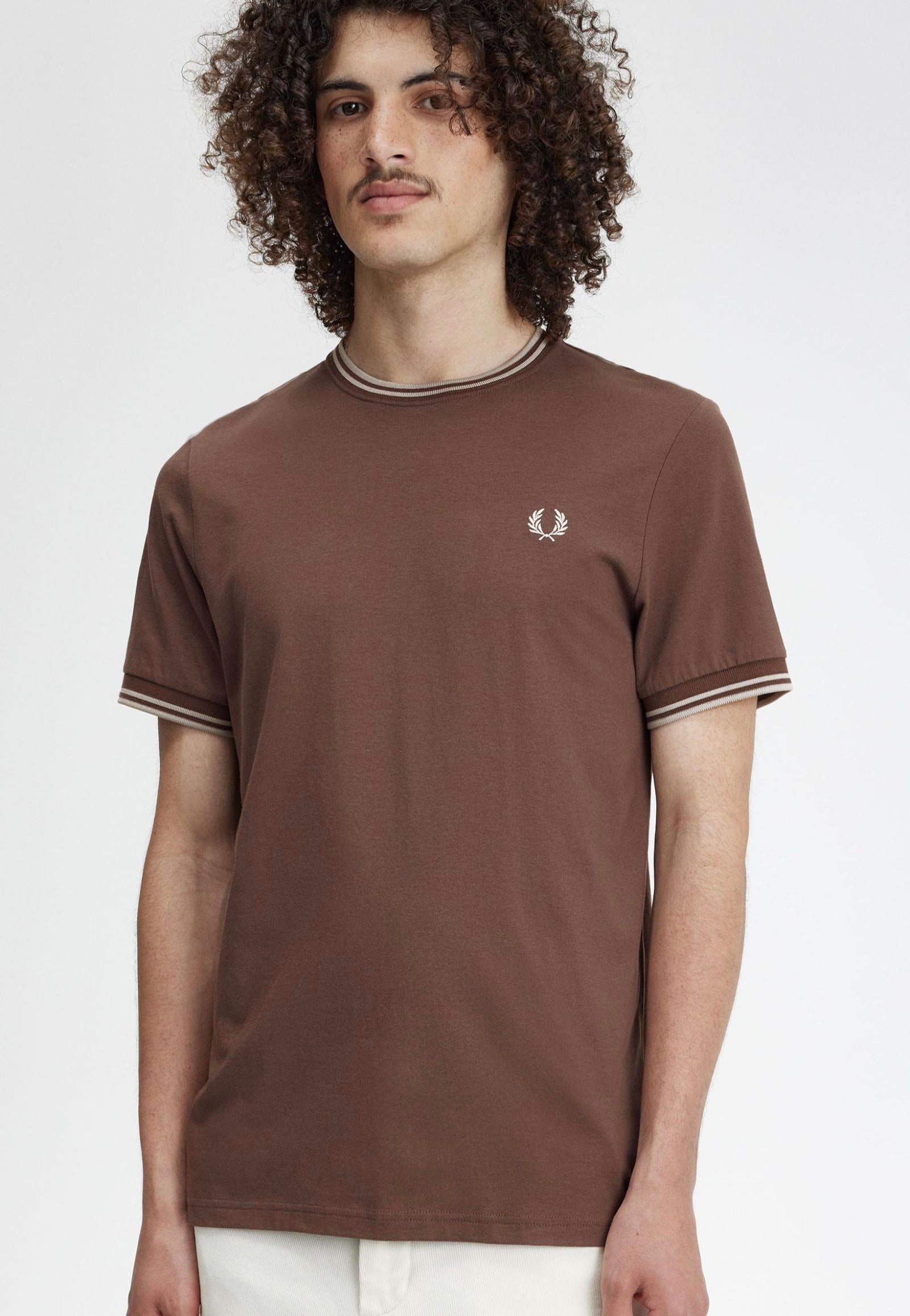 Fred Perry - Twin Tipped Road Brick/Warm Grey - T-Shirt | Men-Image