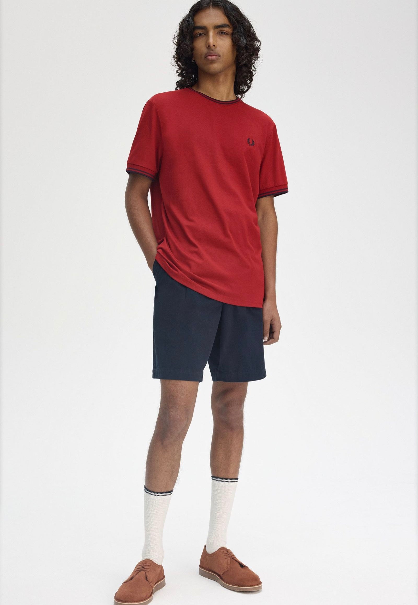 Fred Perry - Twin Tipped Burnt Red/Navy - T-Shirt | Men-Image