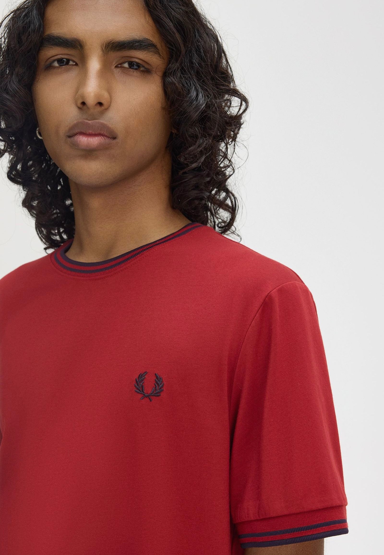 Fred Perry - Twin Tipped Burnt Red/Navy - T-Shirt | Men-Image