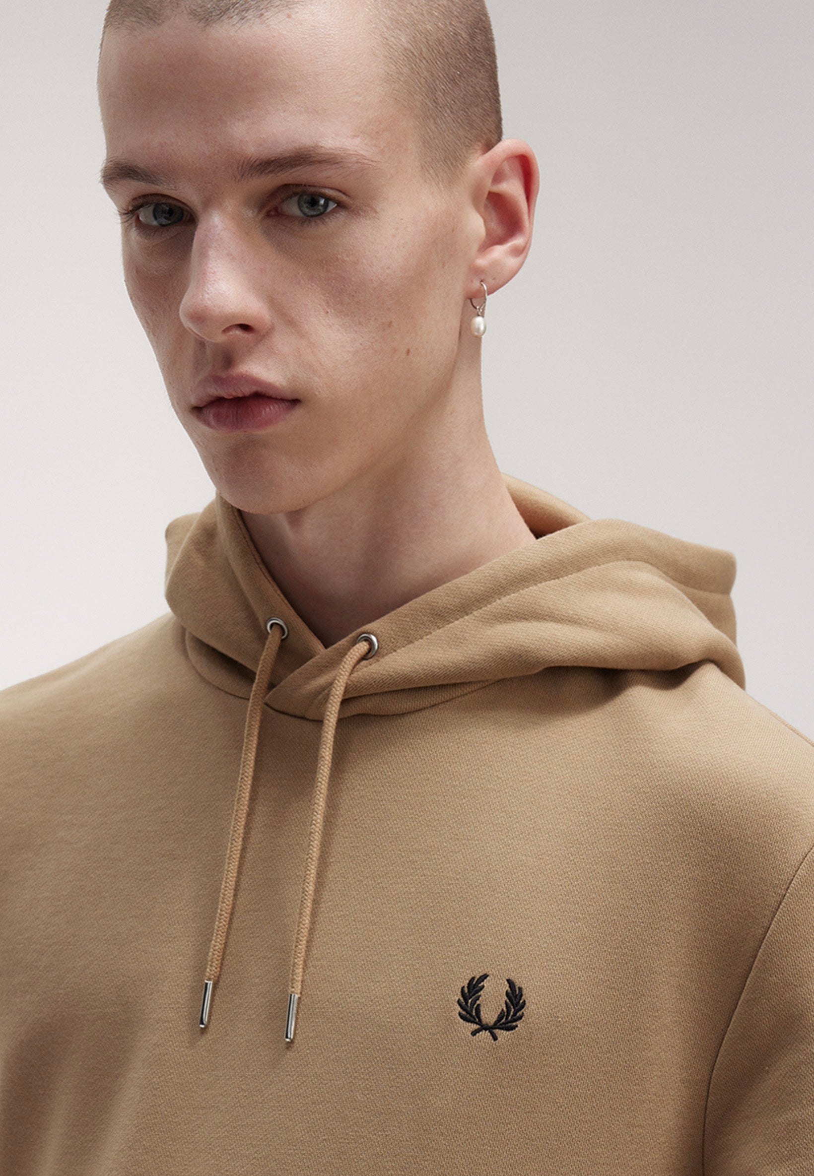 Fred Perry - Tipped Warm Stone - Hoodie | Men-Image