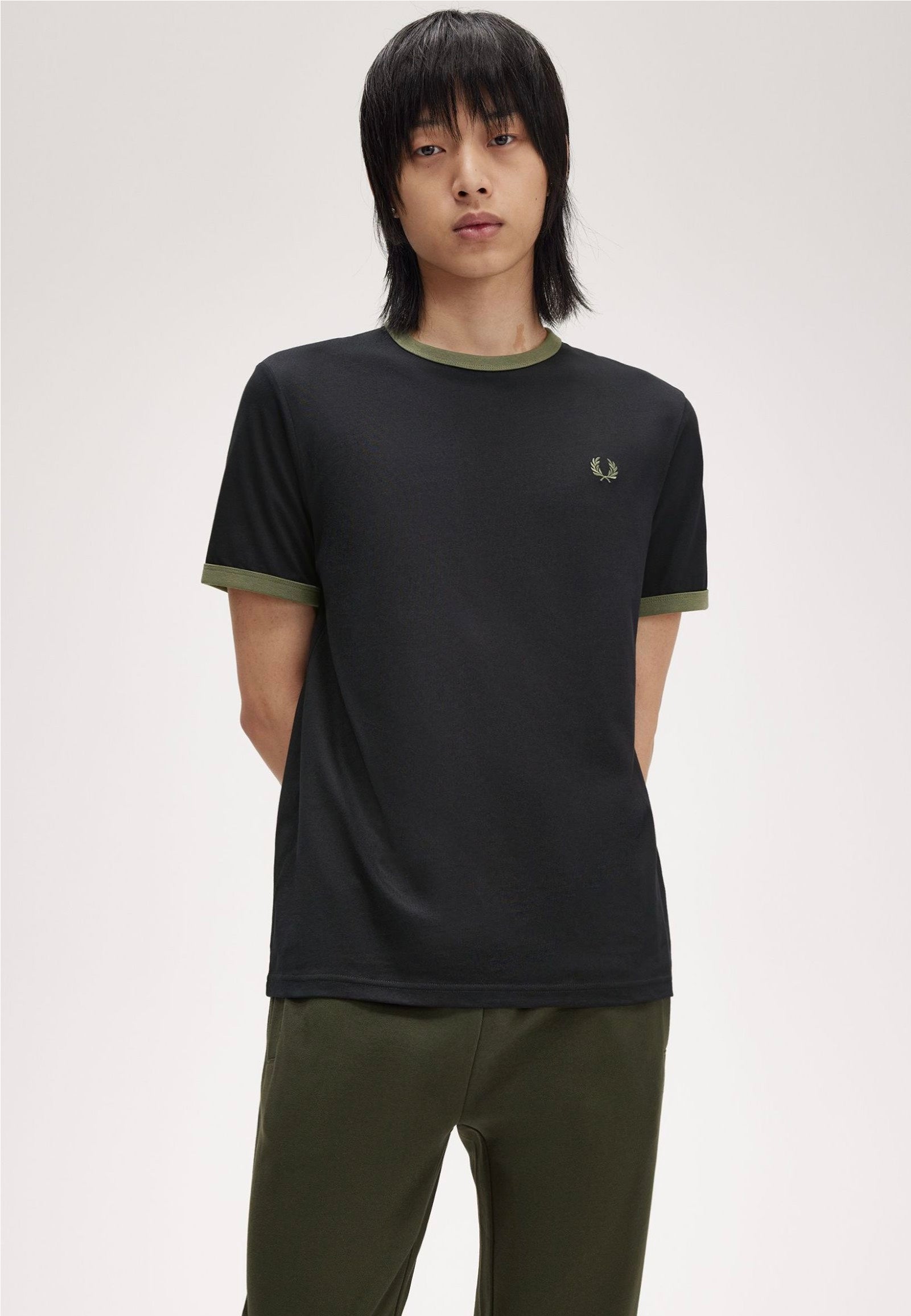 Fred Perry - Ringer Black/Lr Wgre - T-Shirt | Men-Image