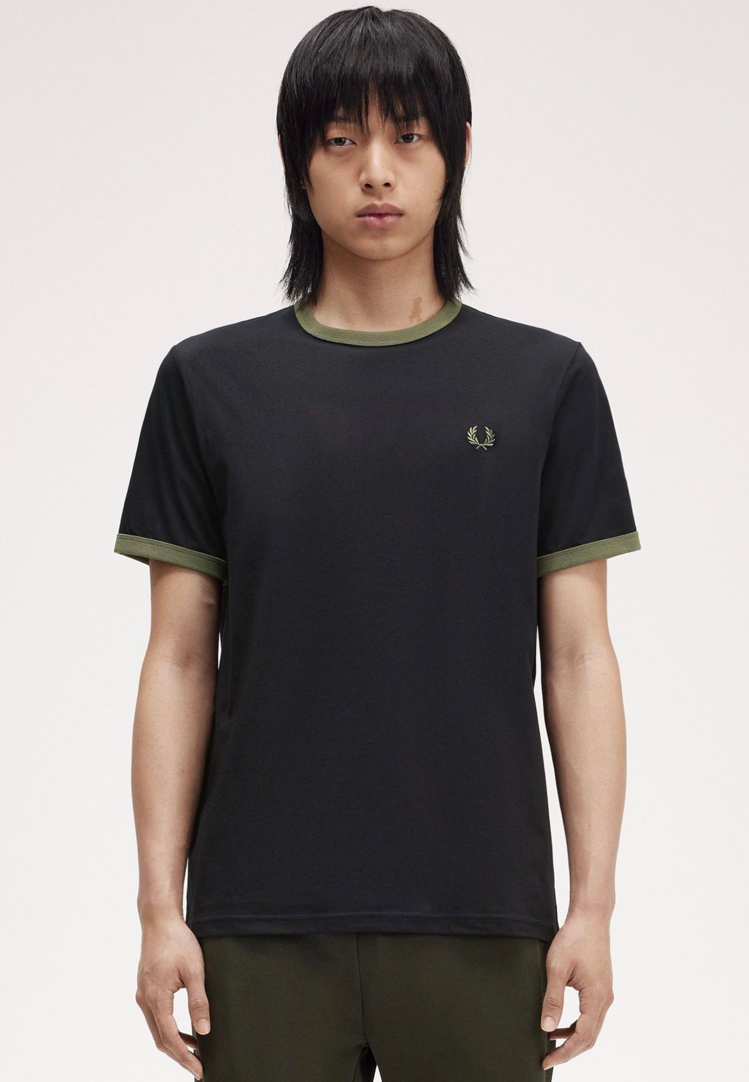 Fred Perry - Ringer Black/Lr Wgre - T-Shirt | Men-Image