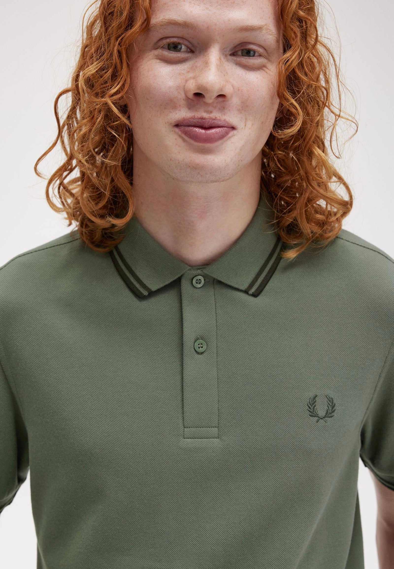 Fred Perry - Twin Tipped Laurel Wreath Green/Night Green/Night Green - Polo | Men-Image