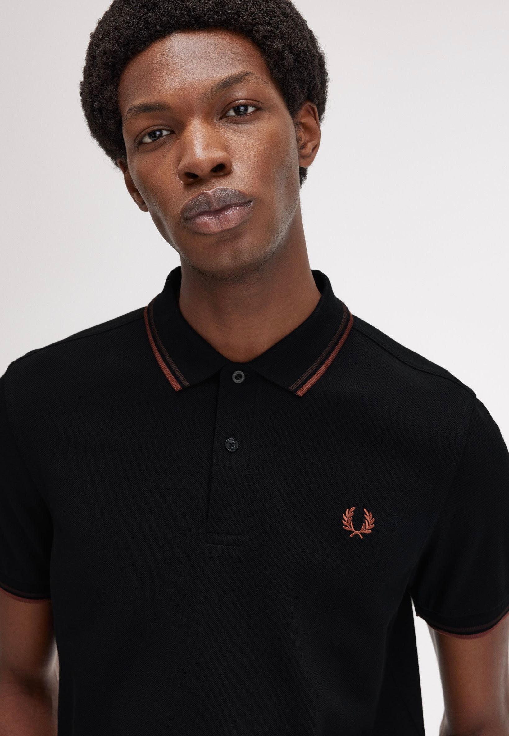 Fred Perry - Twin Tipped Black/Carrington Road Brick/Whisky Brown - Polo | Men-Image